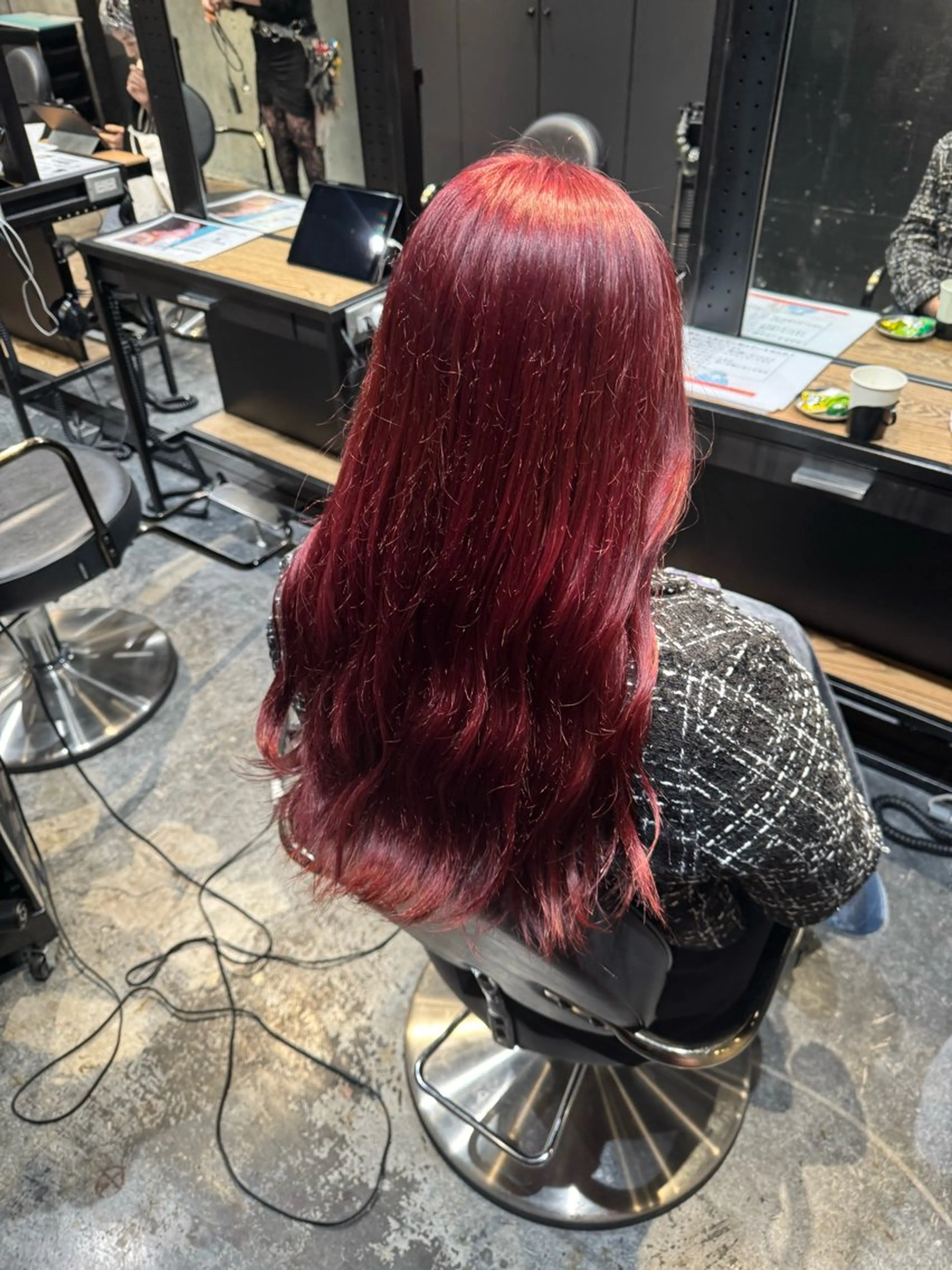 ロング カラー ヘアカラー トリートメント 🦁ブリーチカラー 💎紫音のヘアスタイル