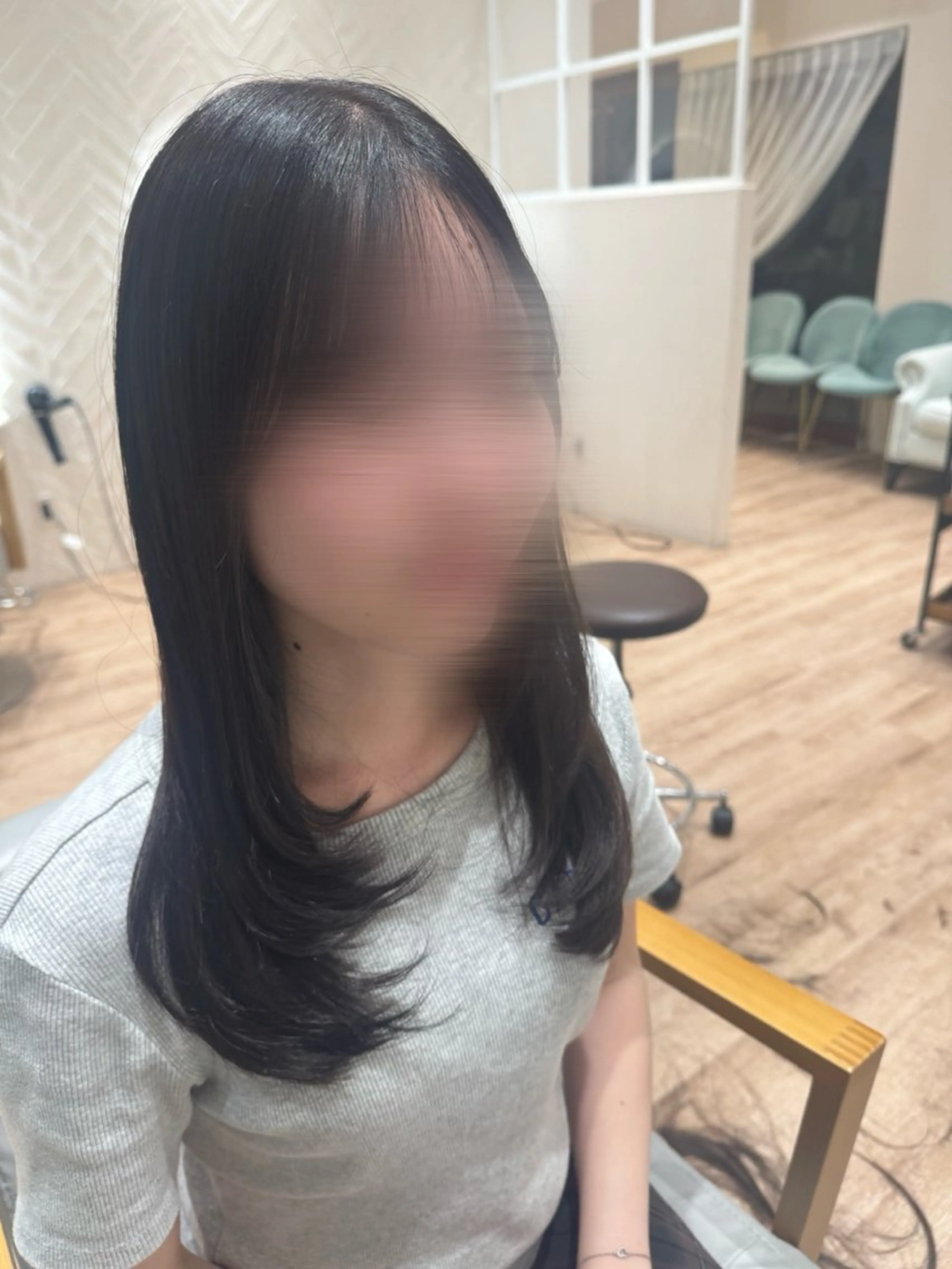 セミロング レイヤーカット カット 河添 麗菜のヘアスタイル