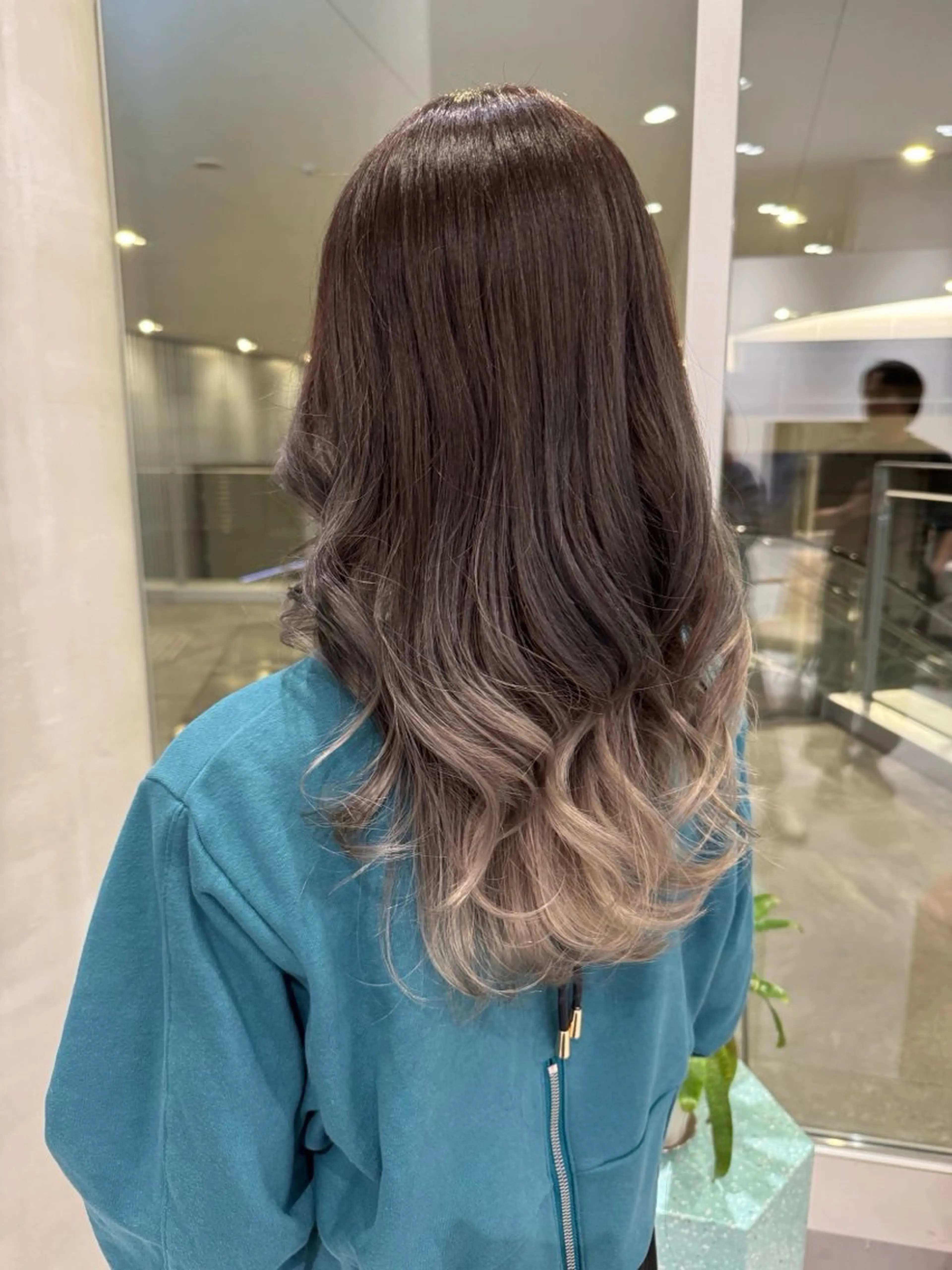 ロング カラー 美髪ストレート✨️ 義見 優斗のヘアスタイル