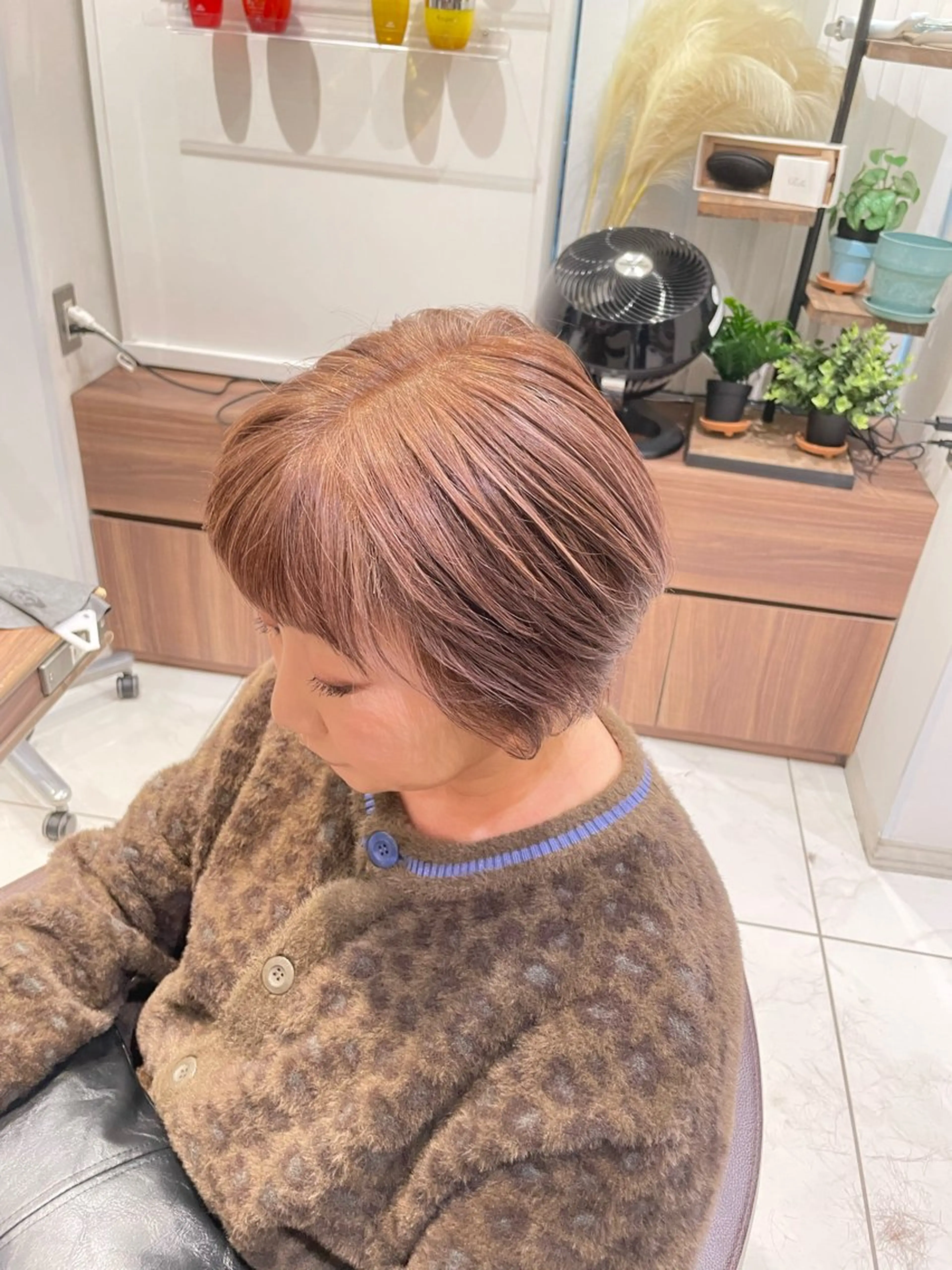 ショート カラー バレイヤージュ ハイライトカラー ハイライト レイヤーカット ヘアカラー 🇰🇷韓国ヘア★ 副店長.쿠리타⭐︎のヘアスタイル