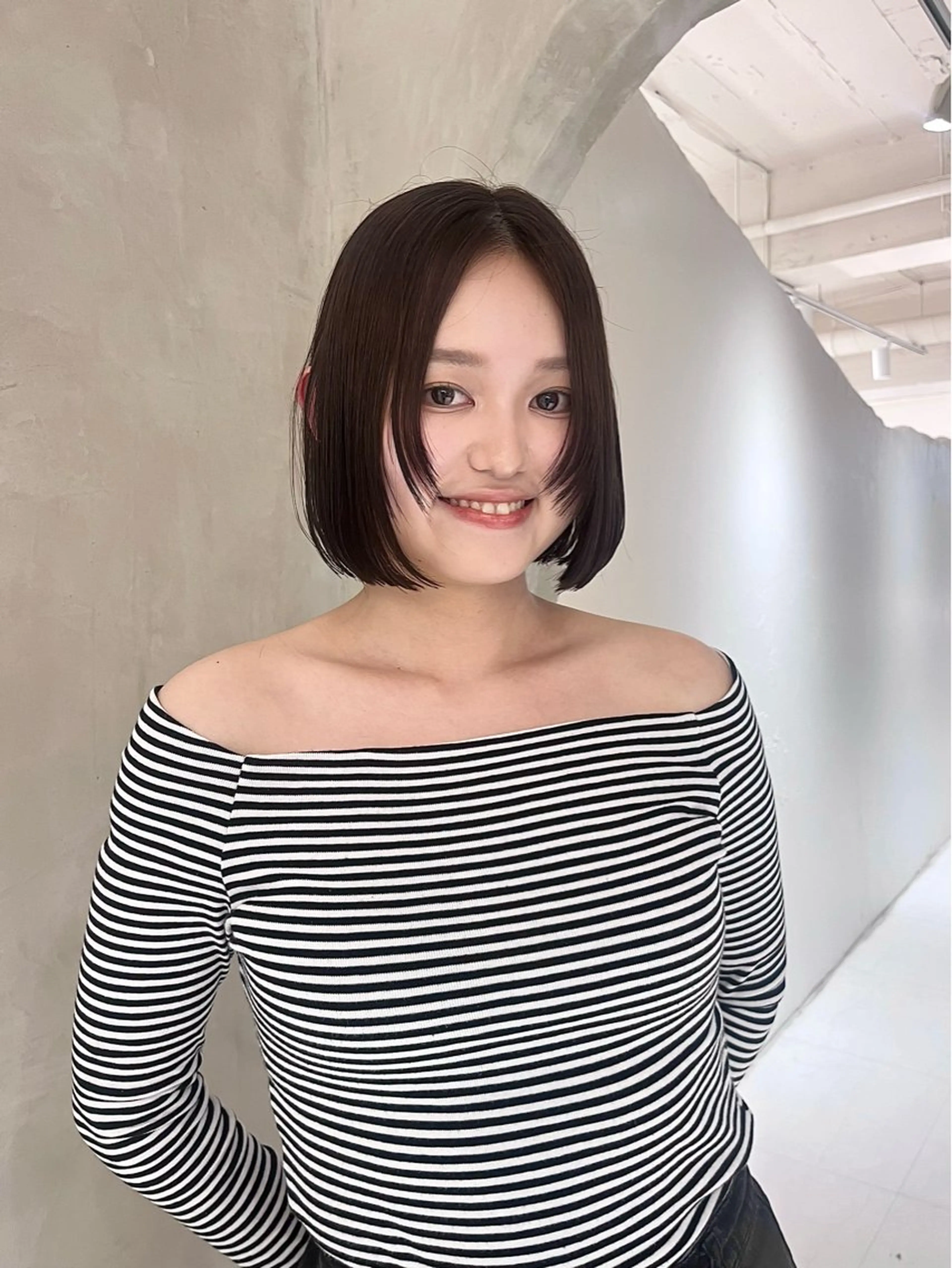 ミディアム カット 縮毛矯正 トリートメント effect横浜所属・切りっぱなしボブ/ 艶カラー/綾莉のヘアスタイル