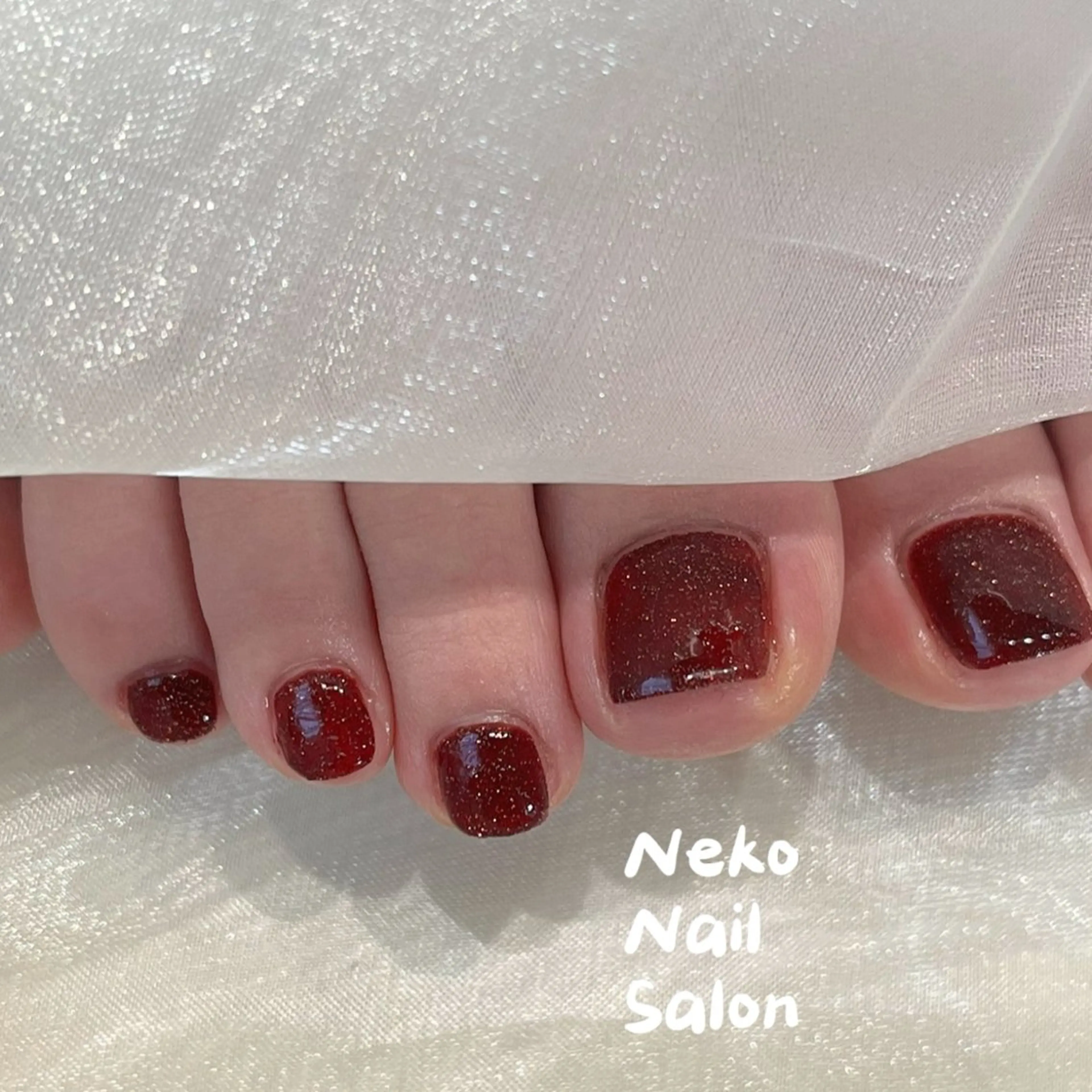 ネイル フットネイル キラキラネイル ワンカラーネイル neko nailのネイルデザイン