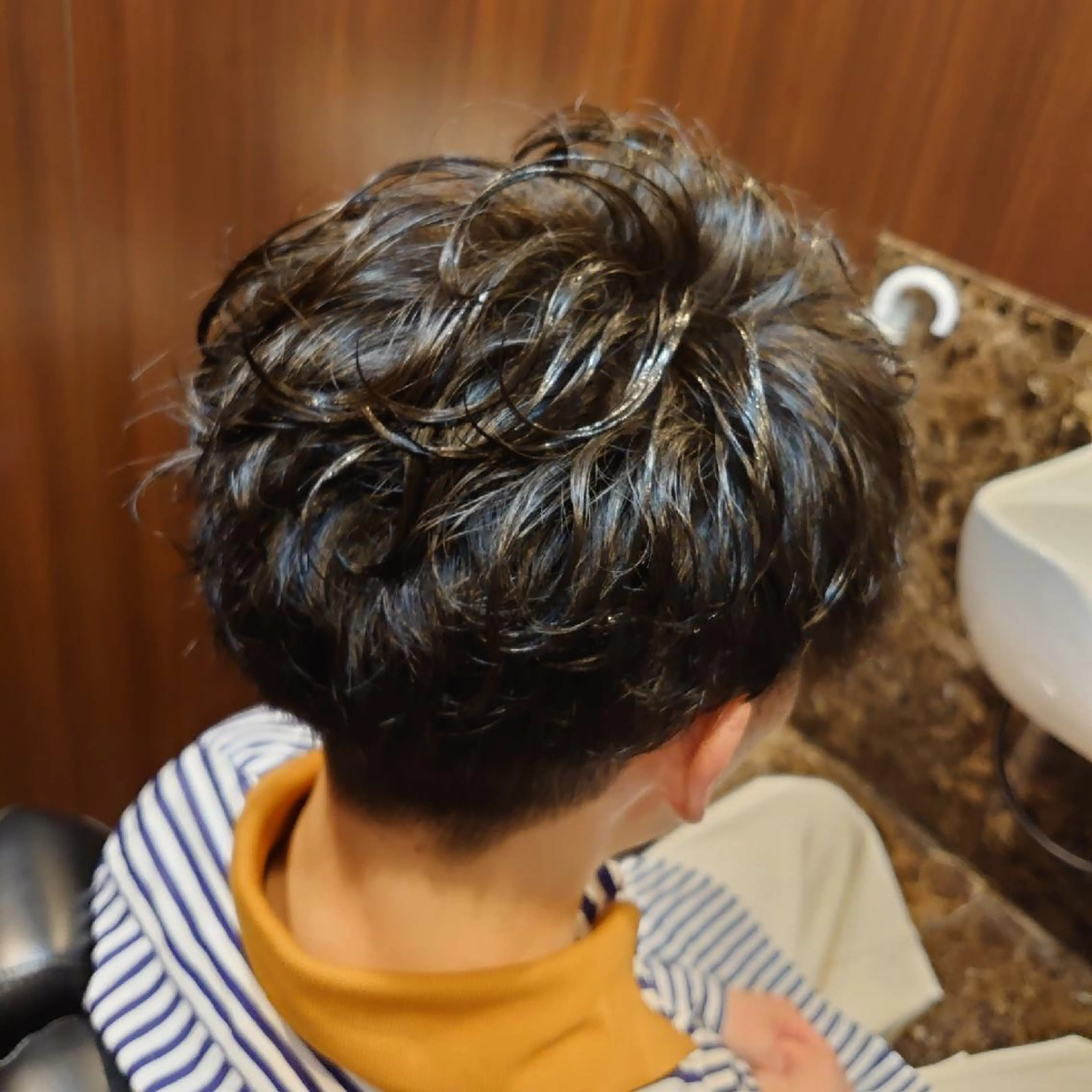 ミディアム パーマ 三浦 凪砂のヘアスタイル