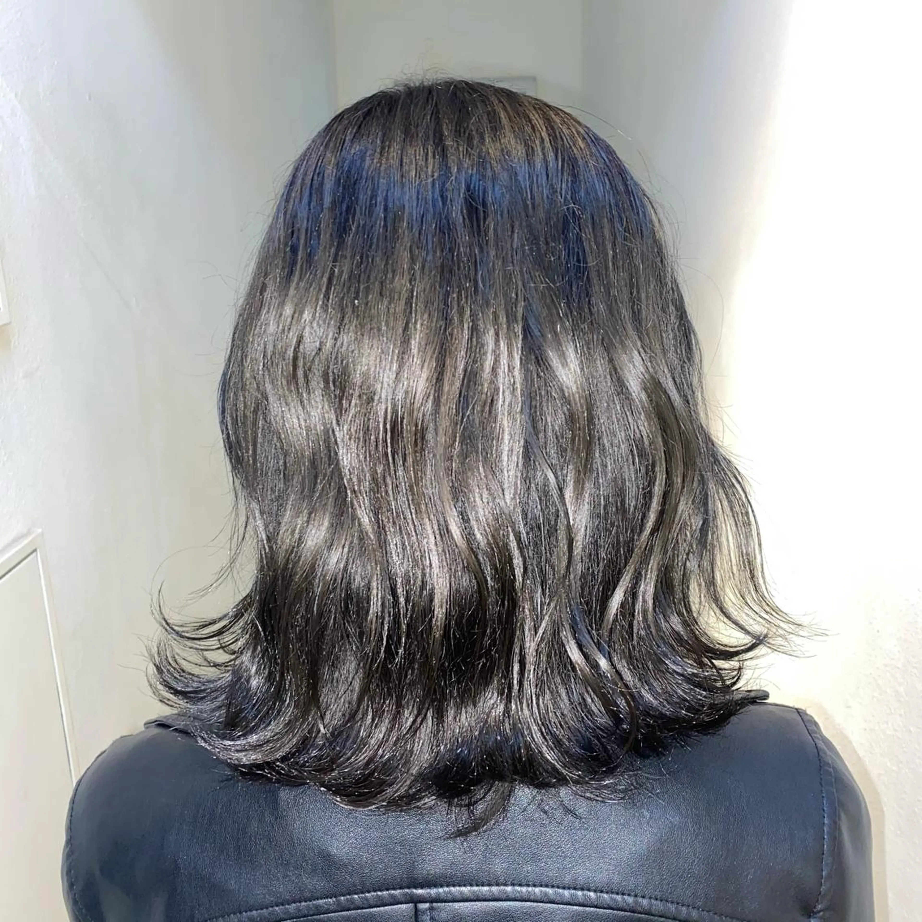 ミディアム カラー Sia中野新橋　店長 田中　優莉乃のヘアスタイル