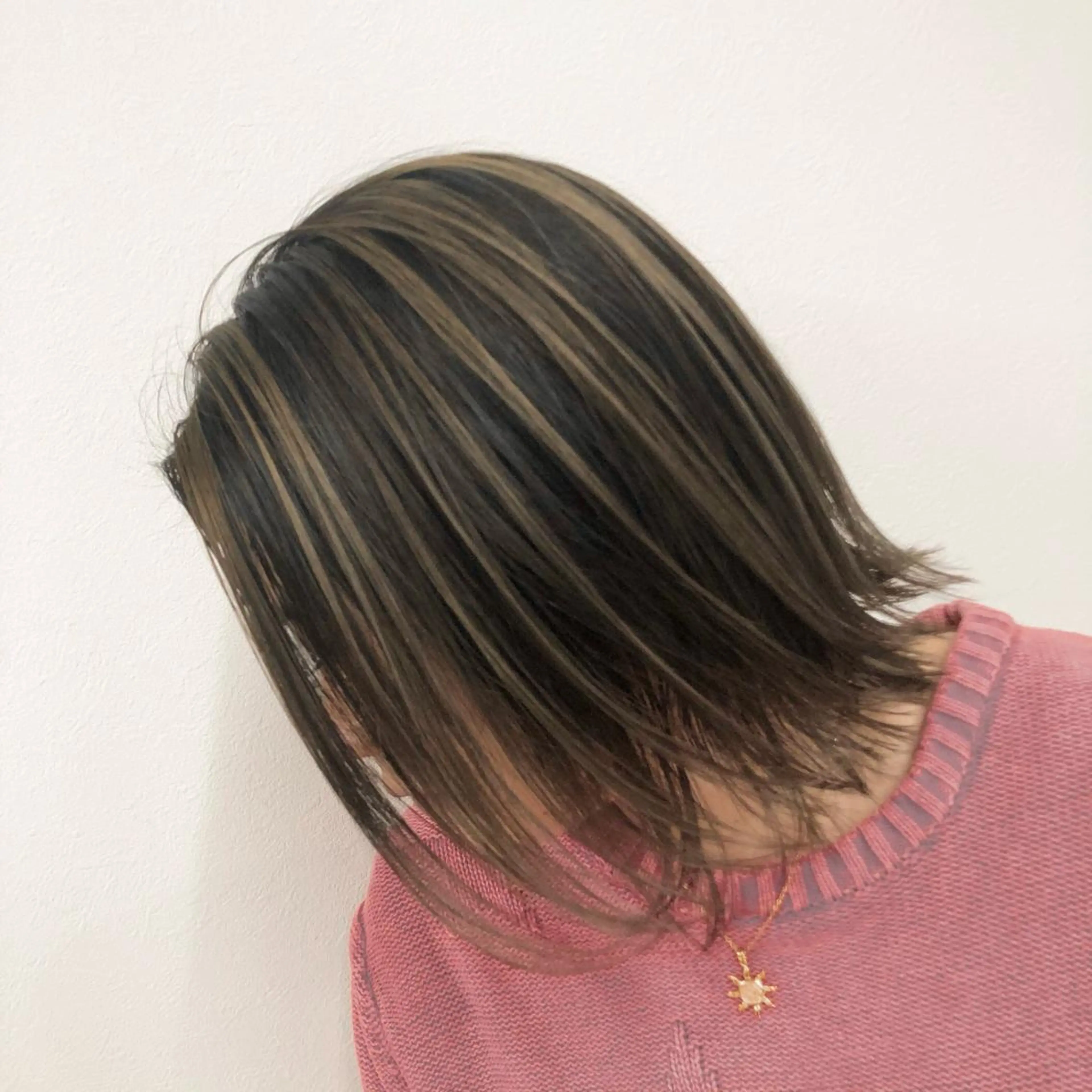 ショート カラー ヘアアレンジ アッシュ バレイヤージュ デザインカラー ハイライトカラー 外国人風カラー アンドウ ユウ/ レイヤーカット/韓国のヘアスタイル