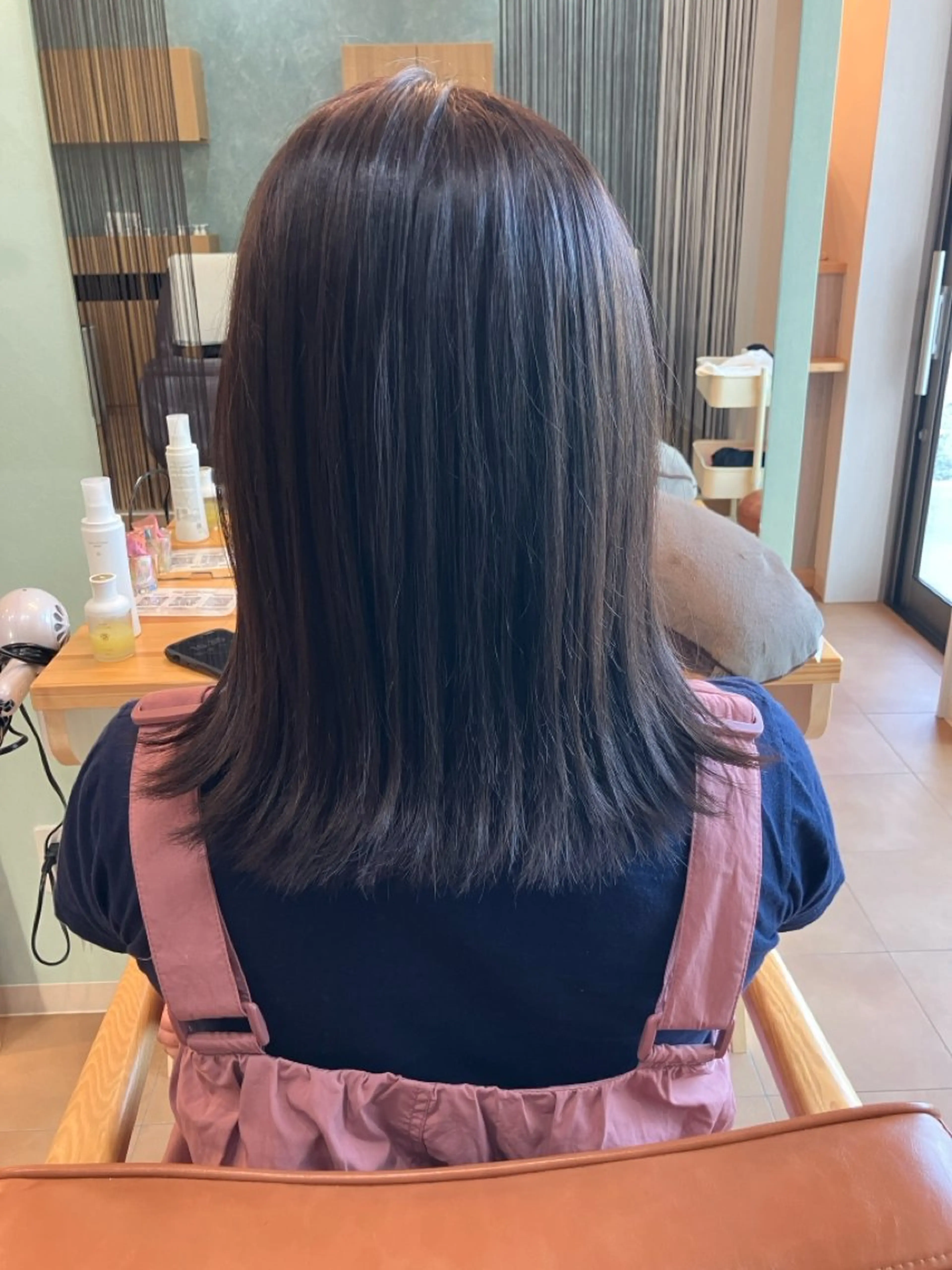 カラー ワンワールドパルク momokaのヘアスタイル