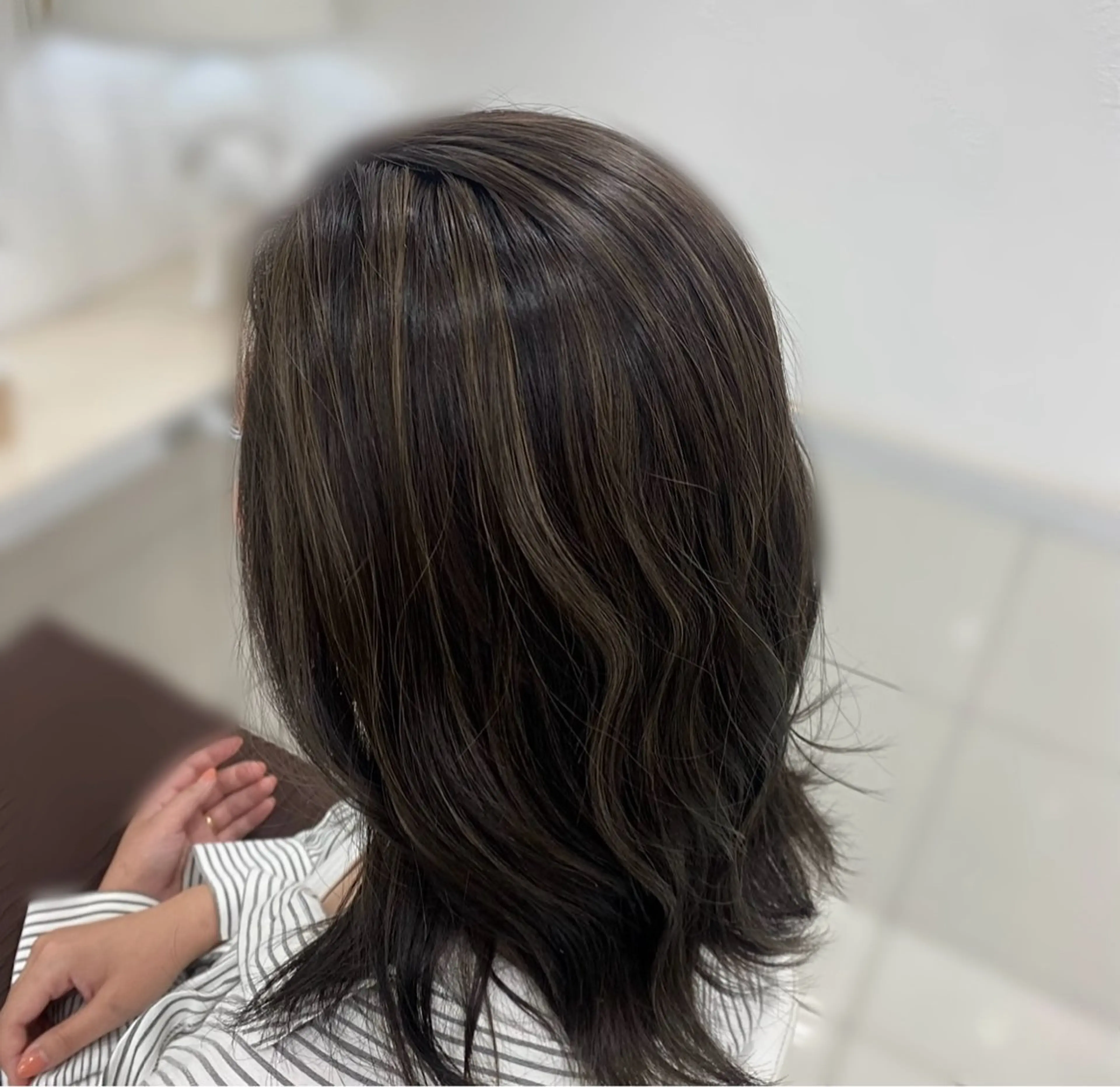 ミディアム 透明感カラー🫧 aika🐈のヘアスタイル