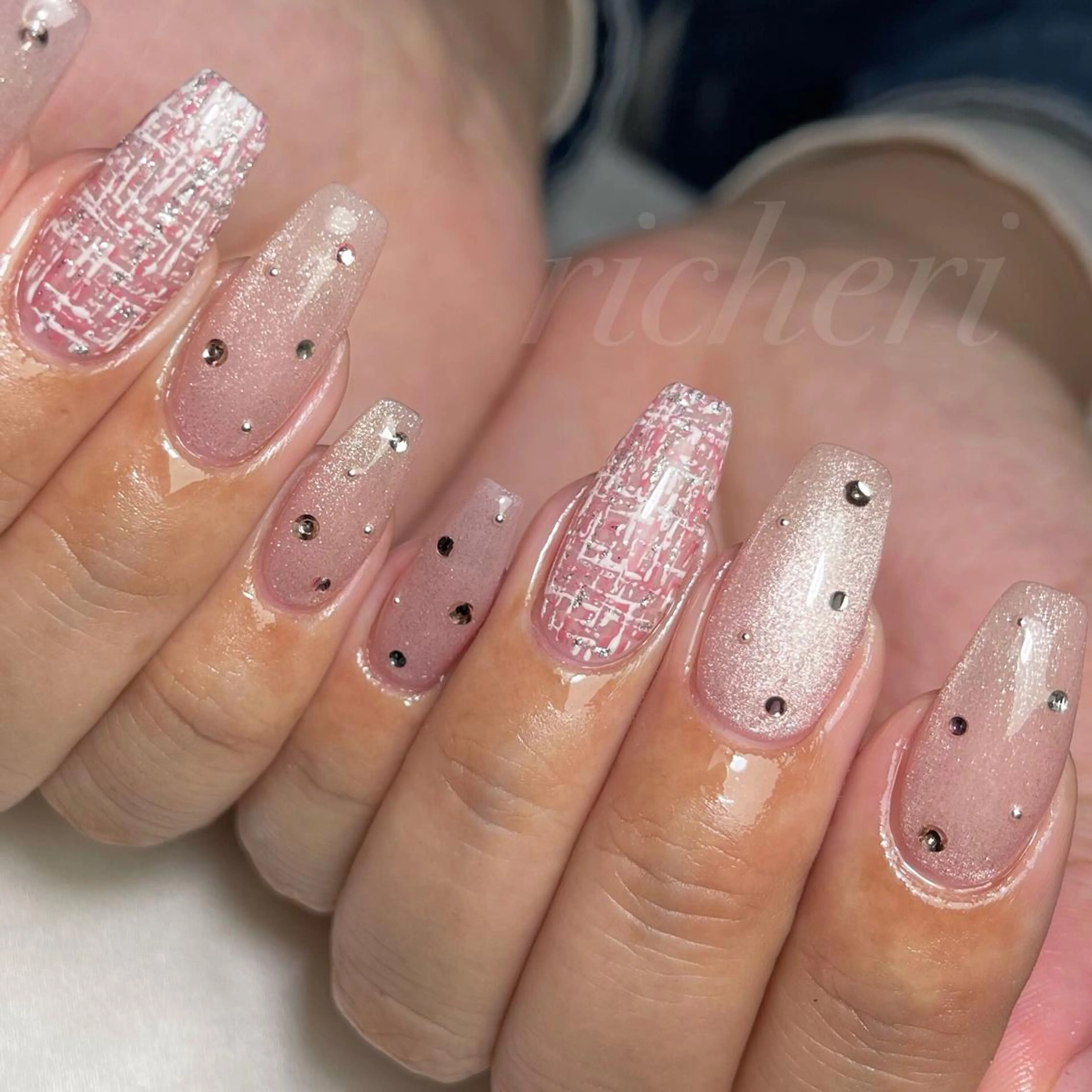 ミディアム ネイル ハンドネイル richeri beautyのエステ・リラクイメージ