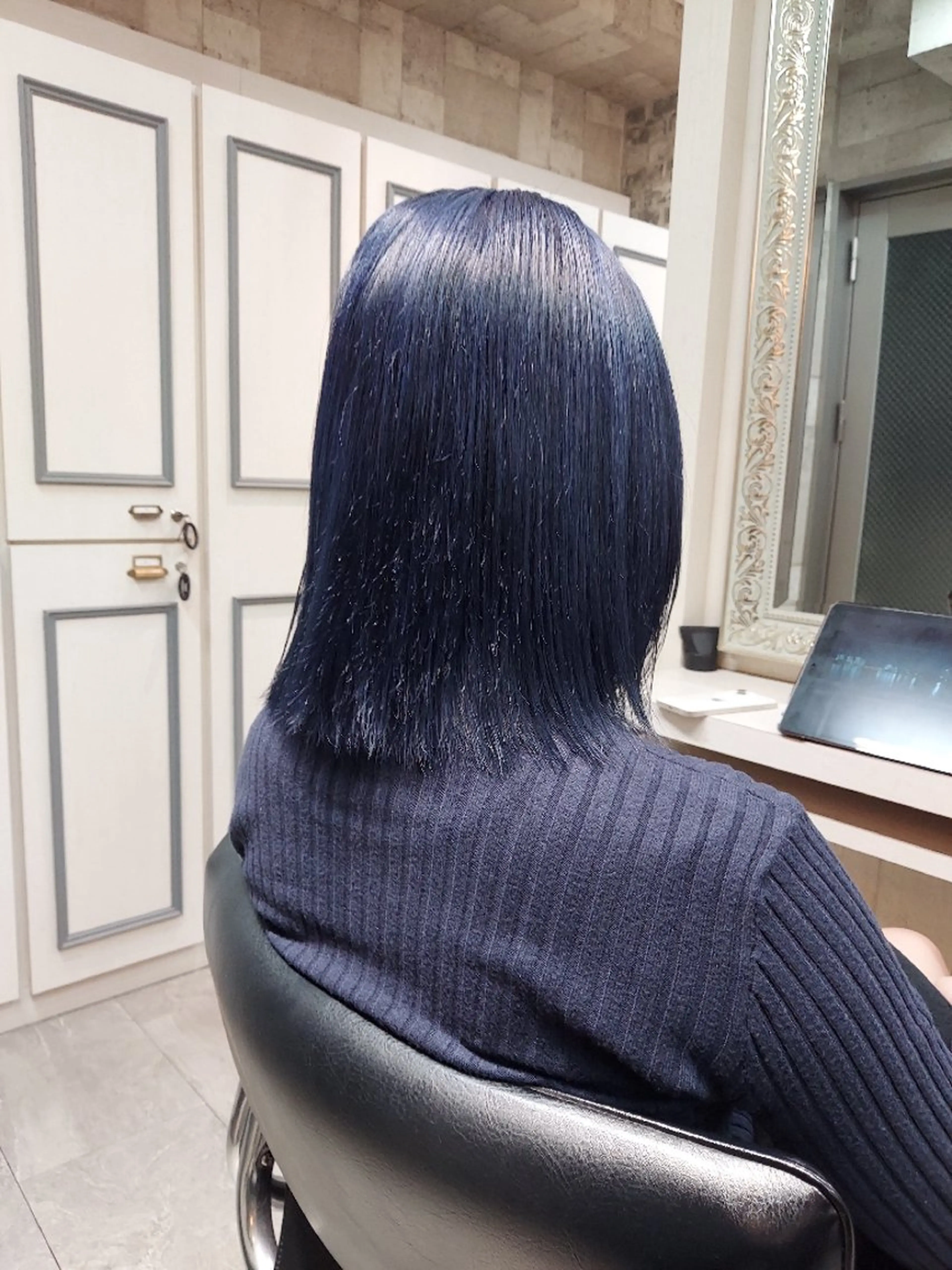 ミディアム カラー ブルーカラー ネイビーカラー ヘアカラー トリートメント ブリーチ・ハイトーン 特化🎉内山のヘアスタイル