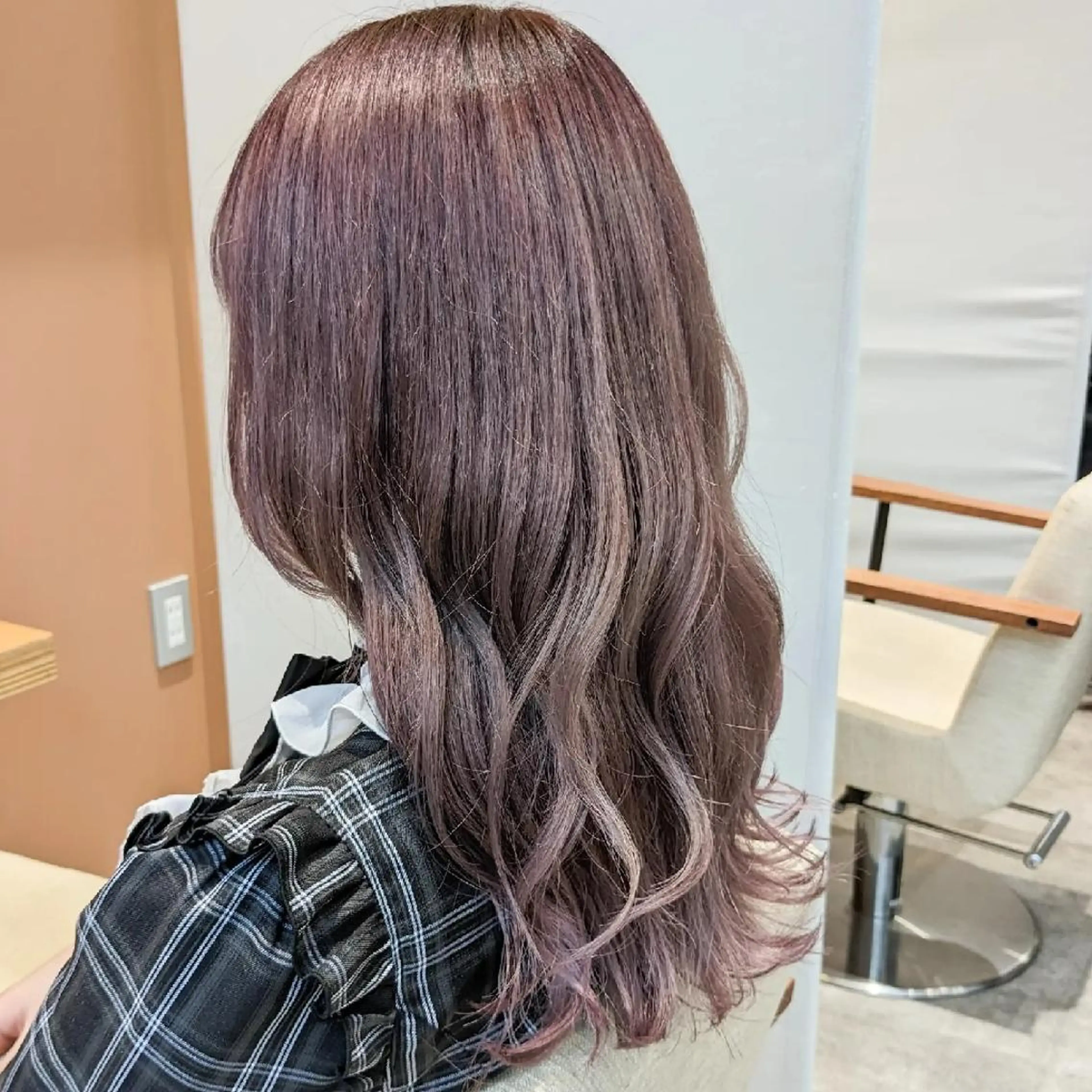 セミロング カラー ブリーチ ピンクカラー カット ヘアカラー 山口 惇史のヘアスタイル