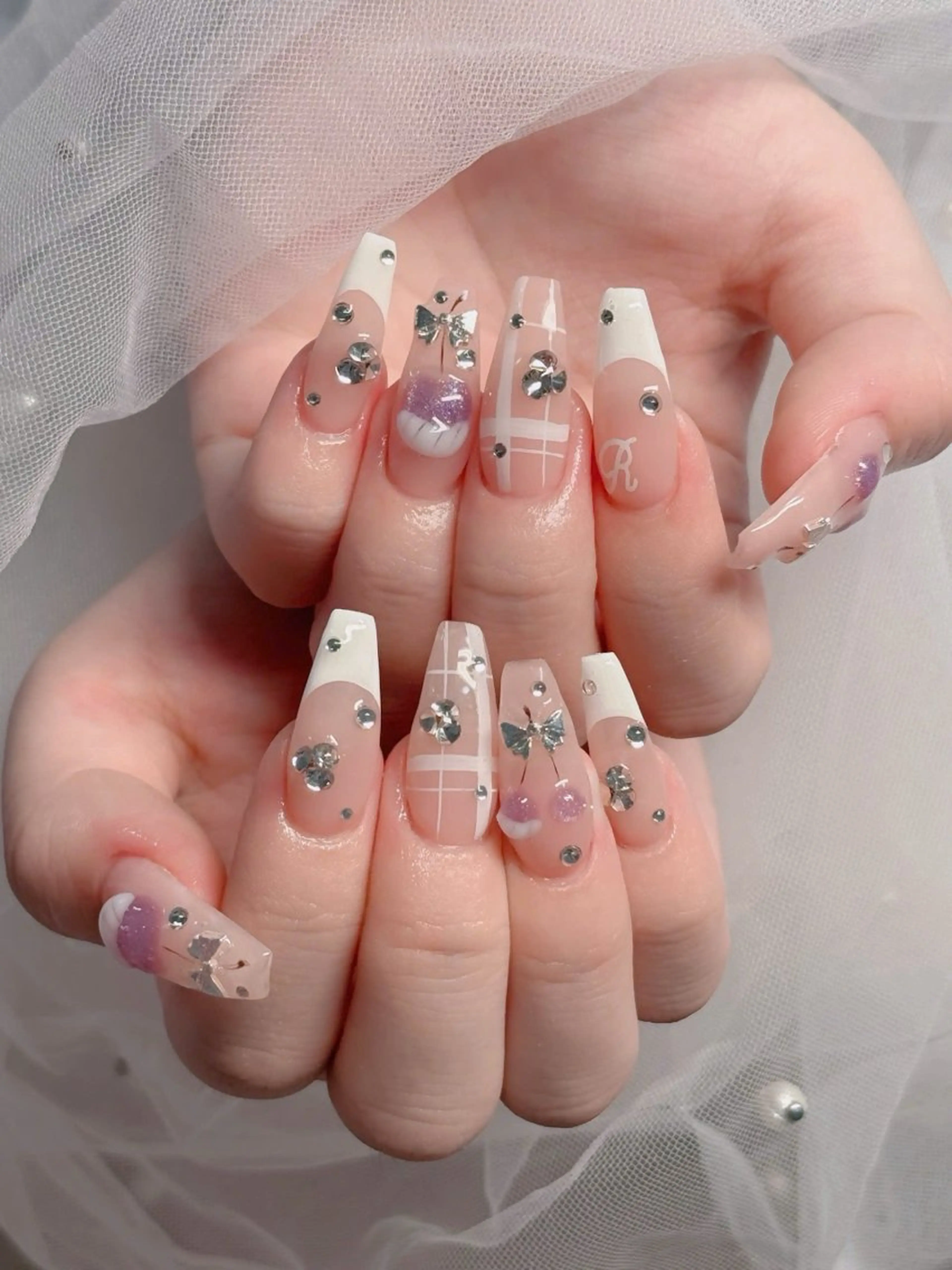 ネイル フレンチネイル ジェルネイル ガラスフレンチ ハロウィン ハート H.baby Nail Salonのネイルデザイン