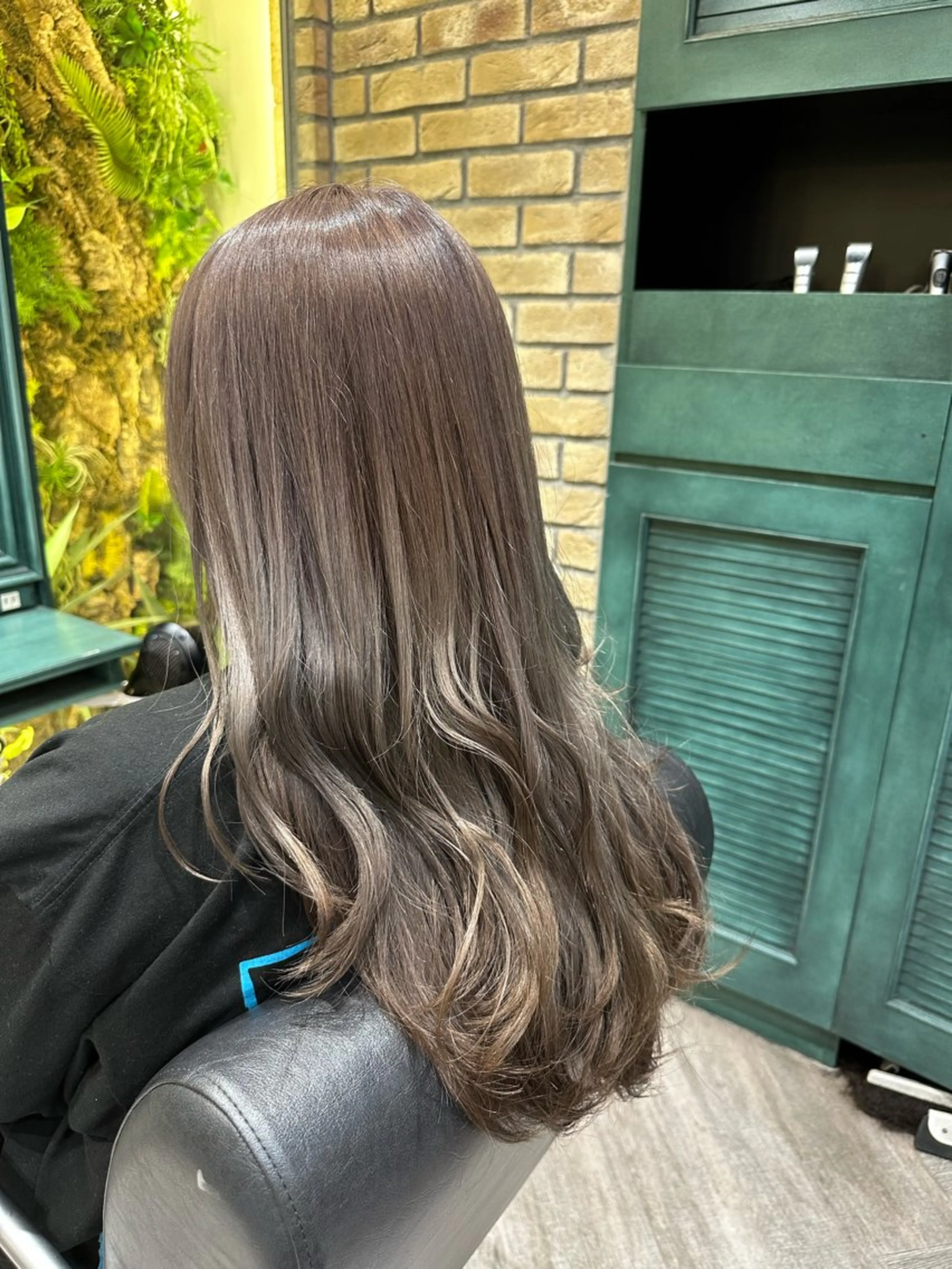 ロング 顔周りカット ハイレイヤー レイヤーカット Monan 新宿所属・ケイジ✨透明感 /艶カラー✨のヘアスタイル