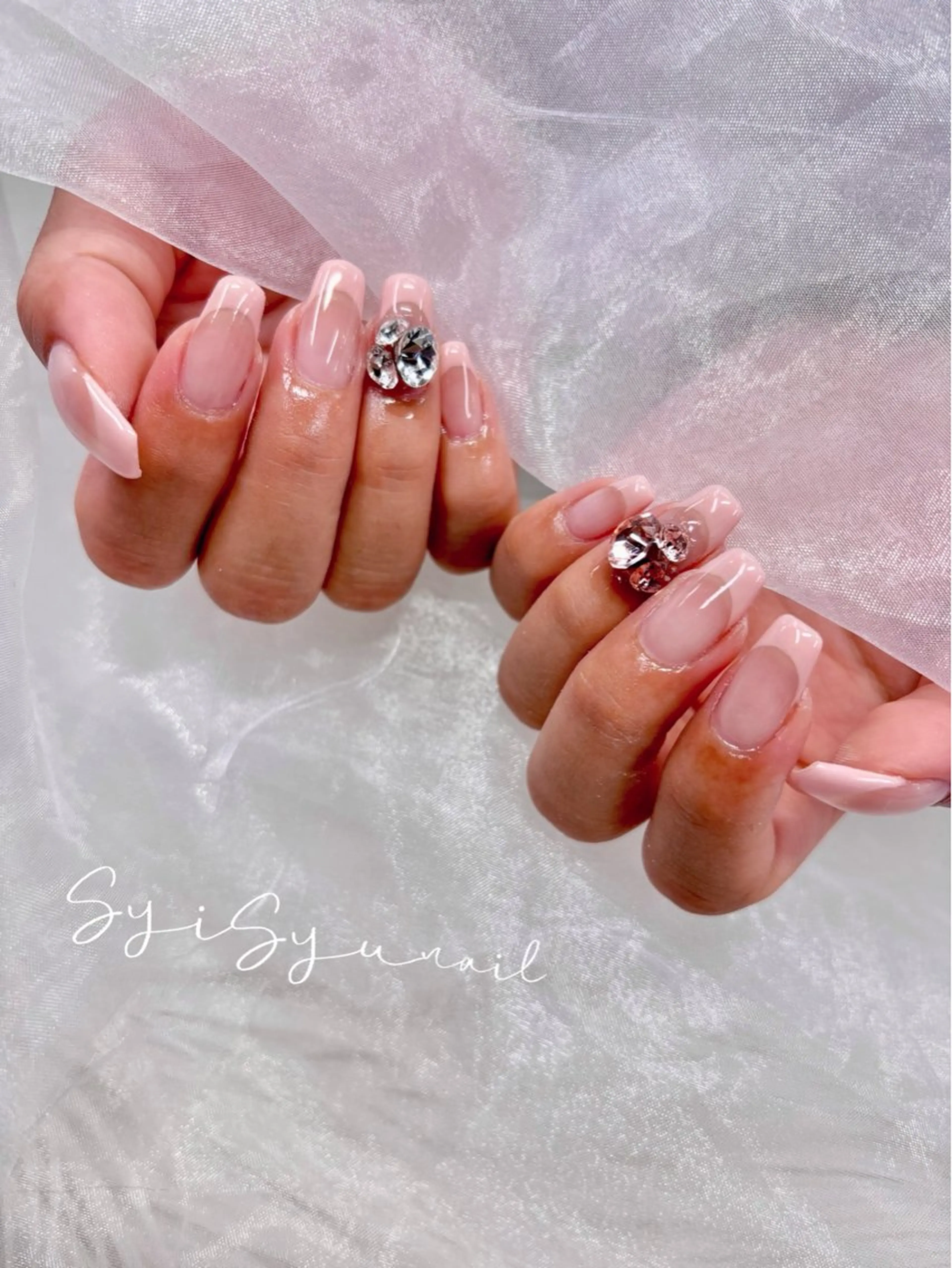 ミディアム SyiSyu なんば本店のネイルデザイン