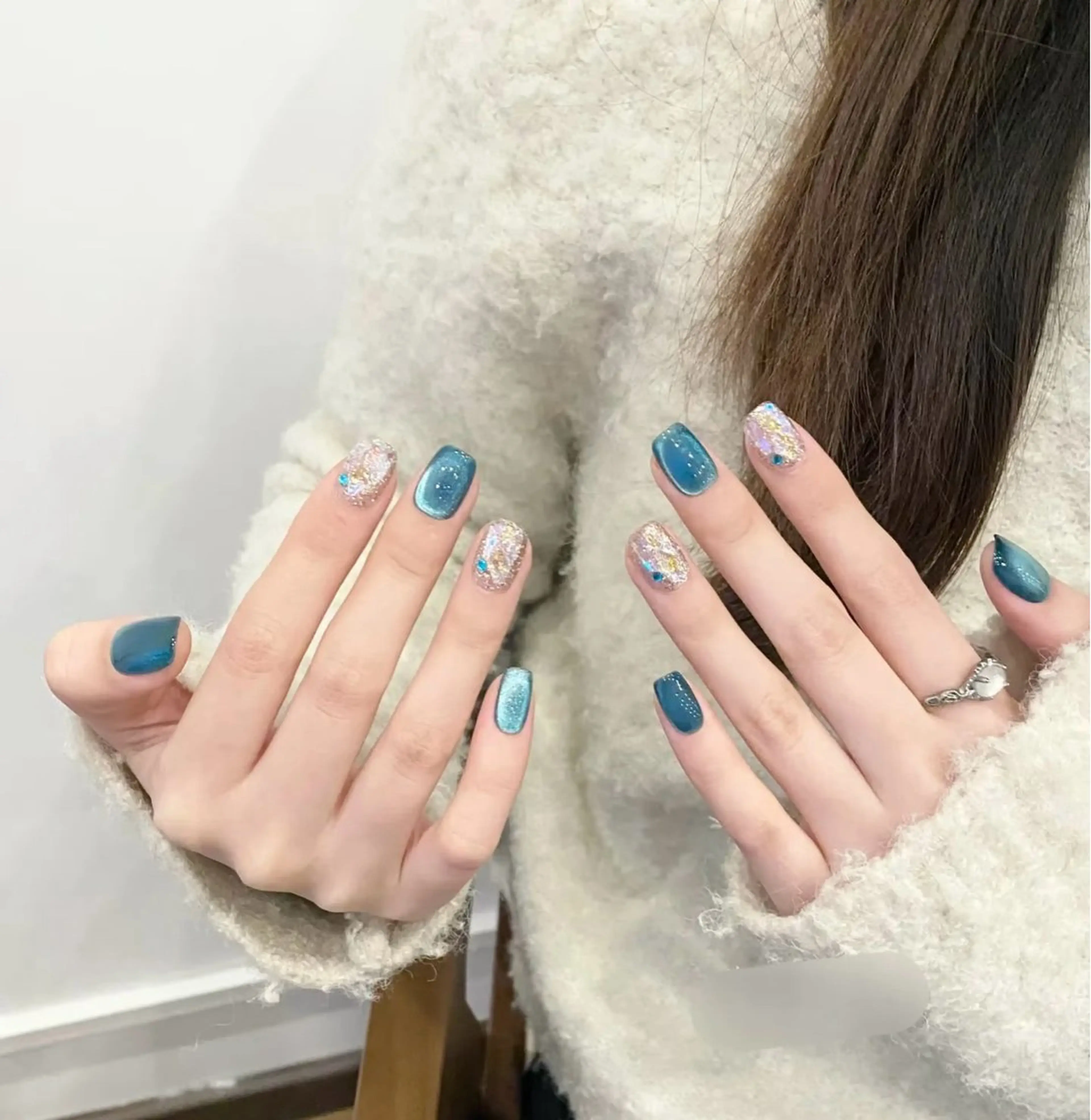 ネイル アートネイル オーロラネイル ガーリー キラキラネイル 韓国ネイル ハンドネイル 日向 あゆみのネイルデザイン