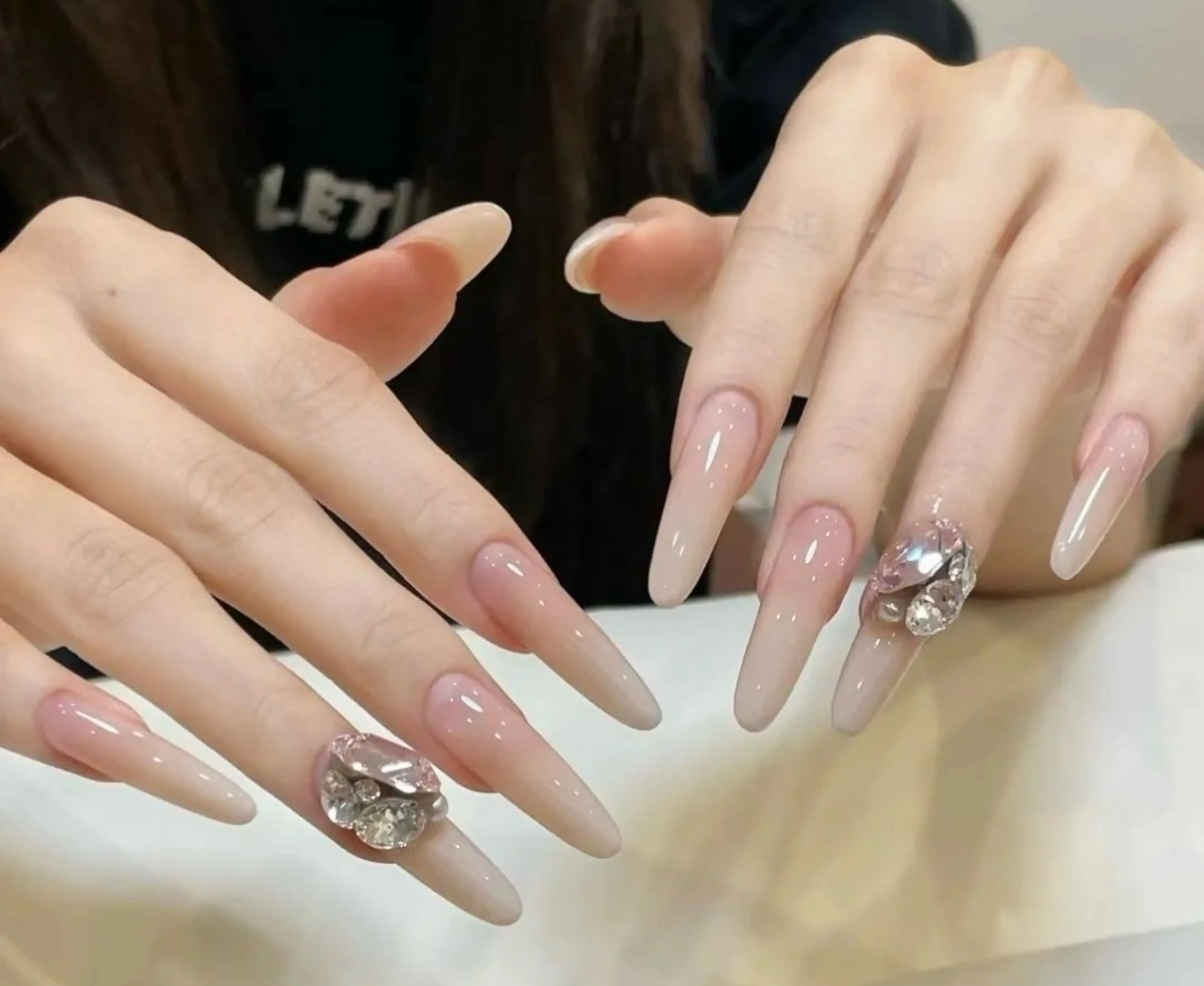 ネイル 胡蝶蘭レディースサロ ンNailMOKAのネイルデザイン