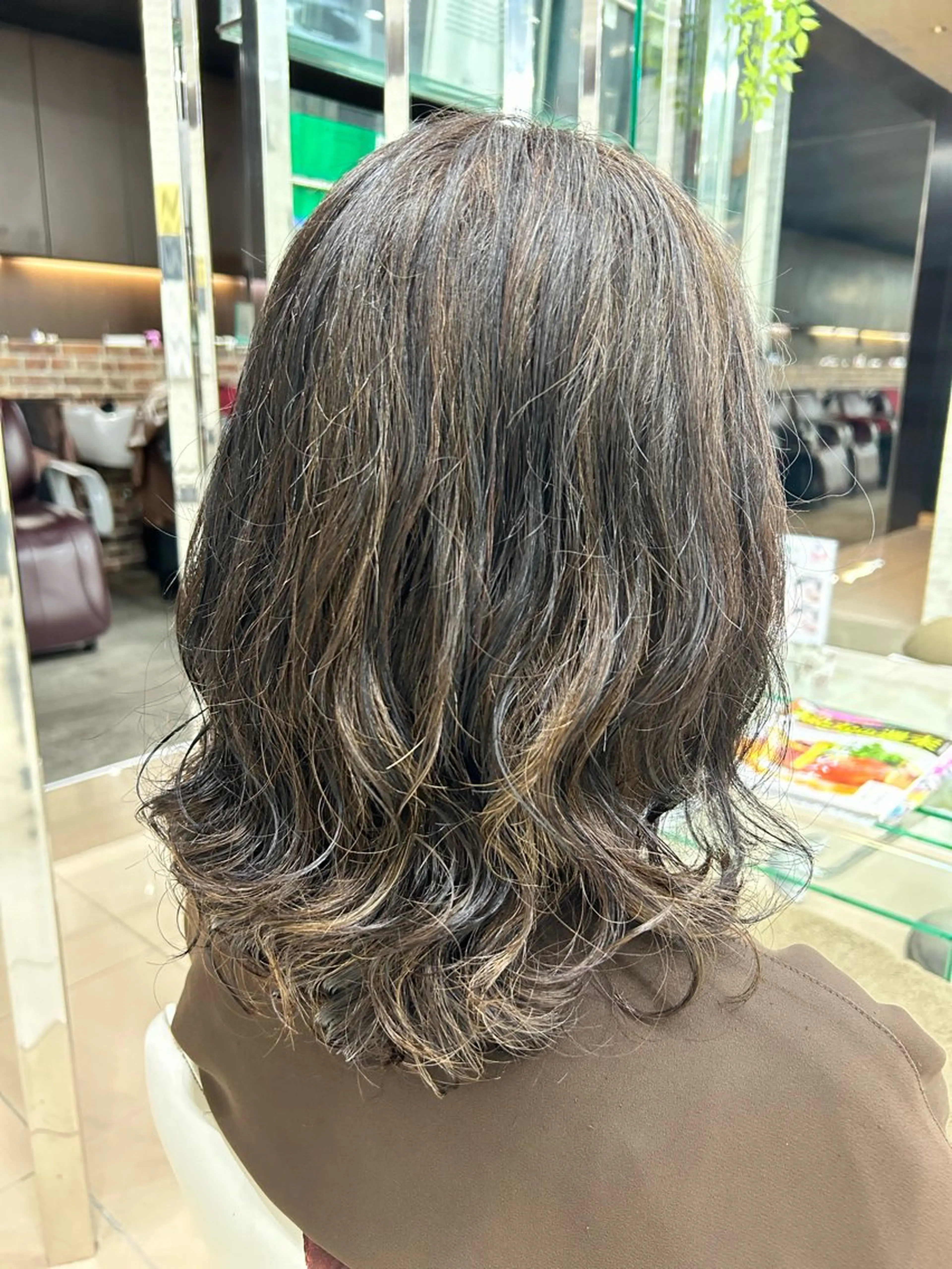 ミディアム パーマ ミディアムパーマ EARTH kazu🐰のヘアスタイル