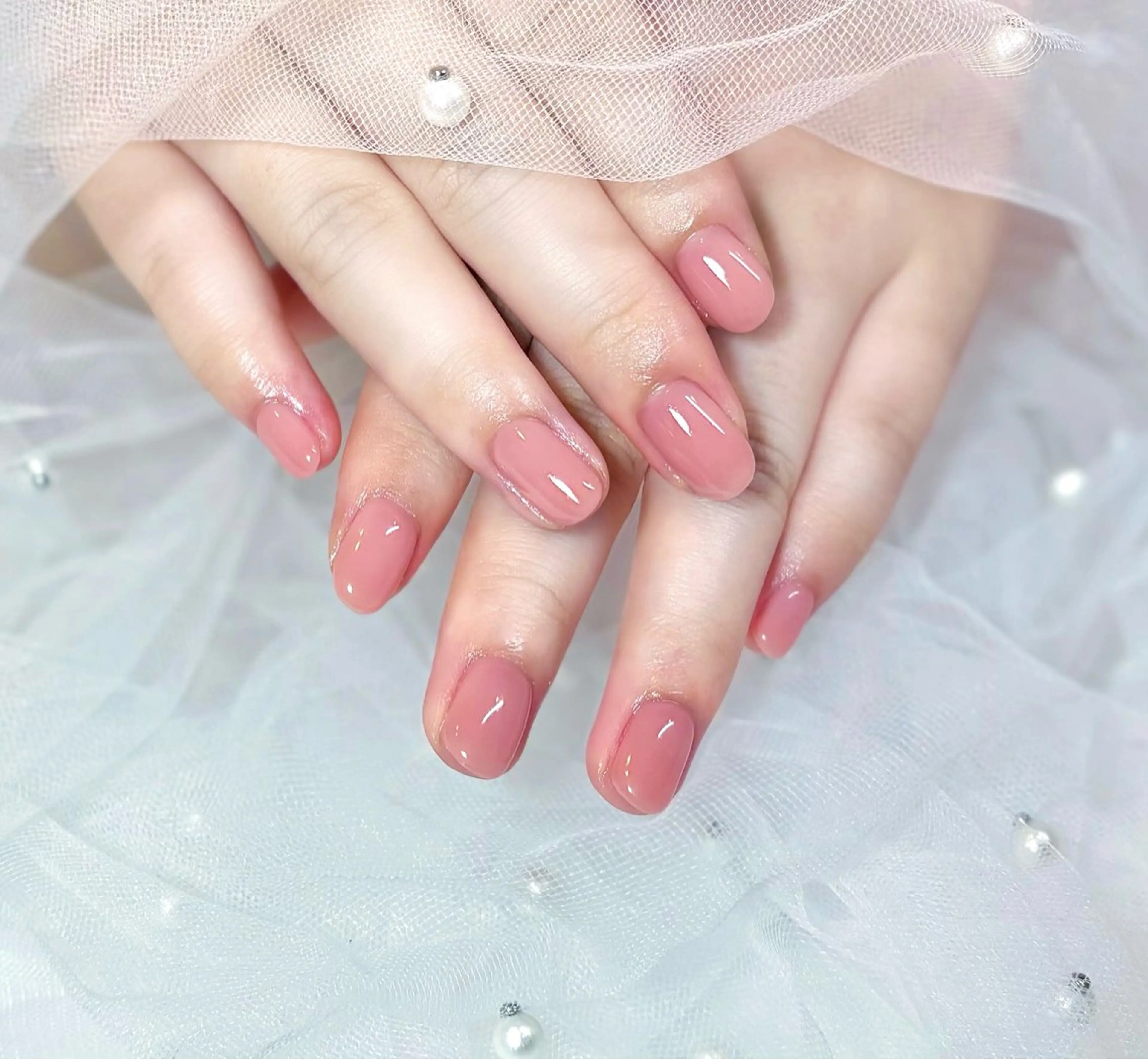 ネイル ジェルネイル 氷ネイル・うるうるネイル オフィスネイル ワンカラーネイル ピンク 【chatnoir】 MIYUのネイルデザイン