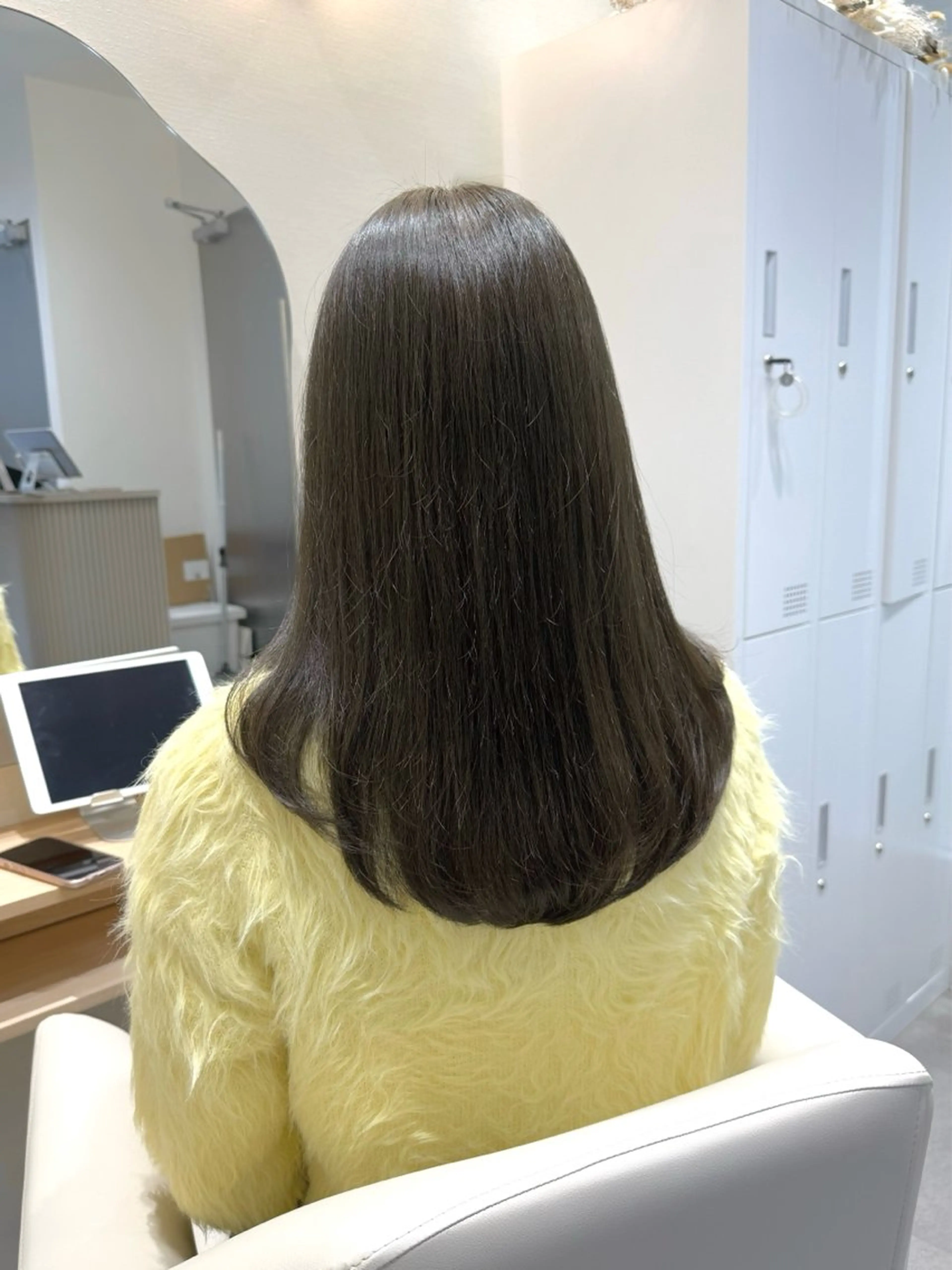 ミディアム カラー ベージュカラー ブリーチ ブリーチなしカラー オリーブベージュ ヘアカラー トリートメント LUMO所属・矢野 晃平のヘアスタイル