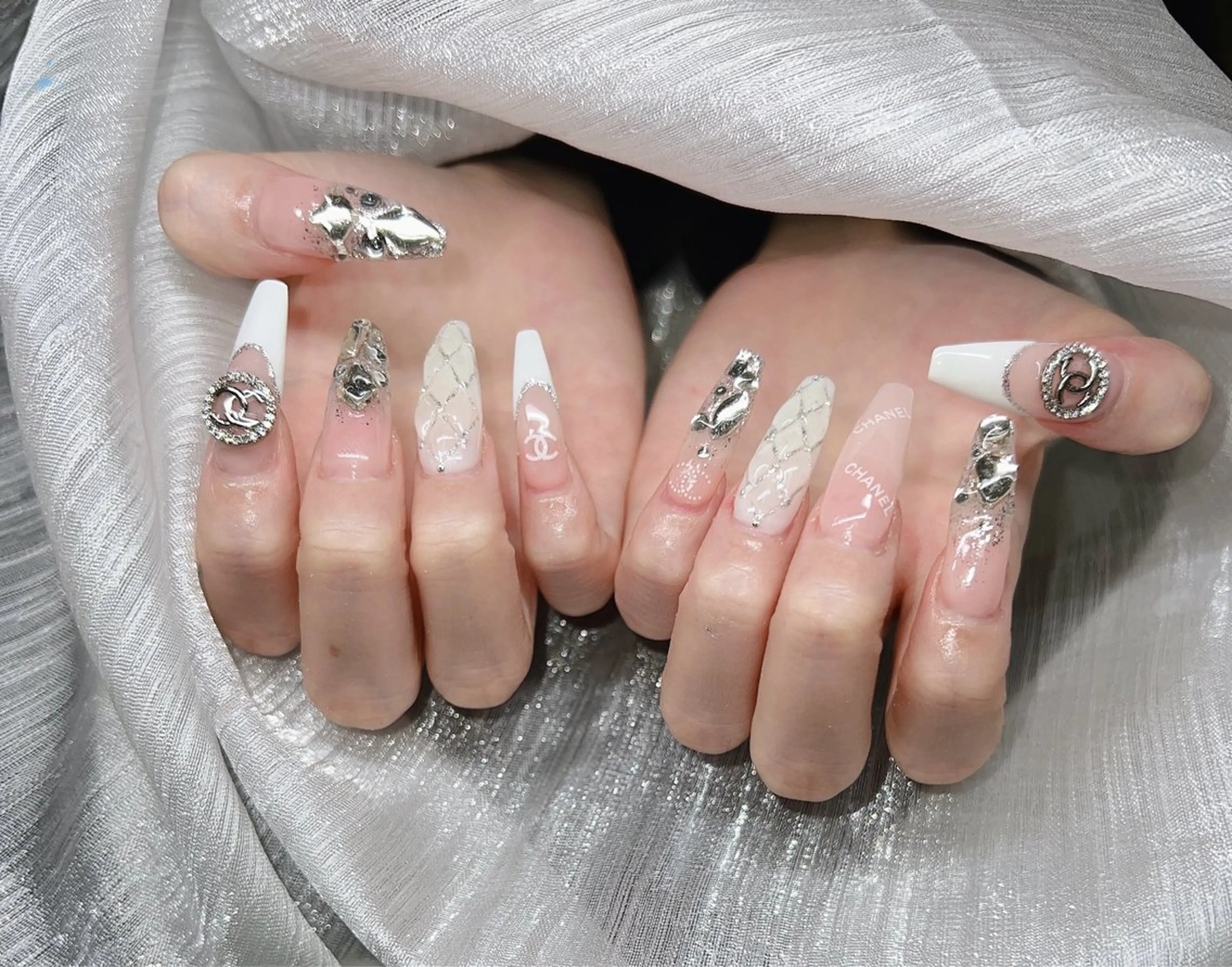 ネイル ハンドネイル Lee Nailsのネイルデザイン