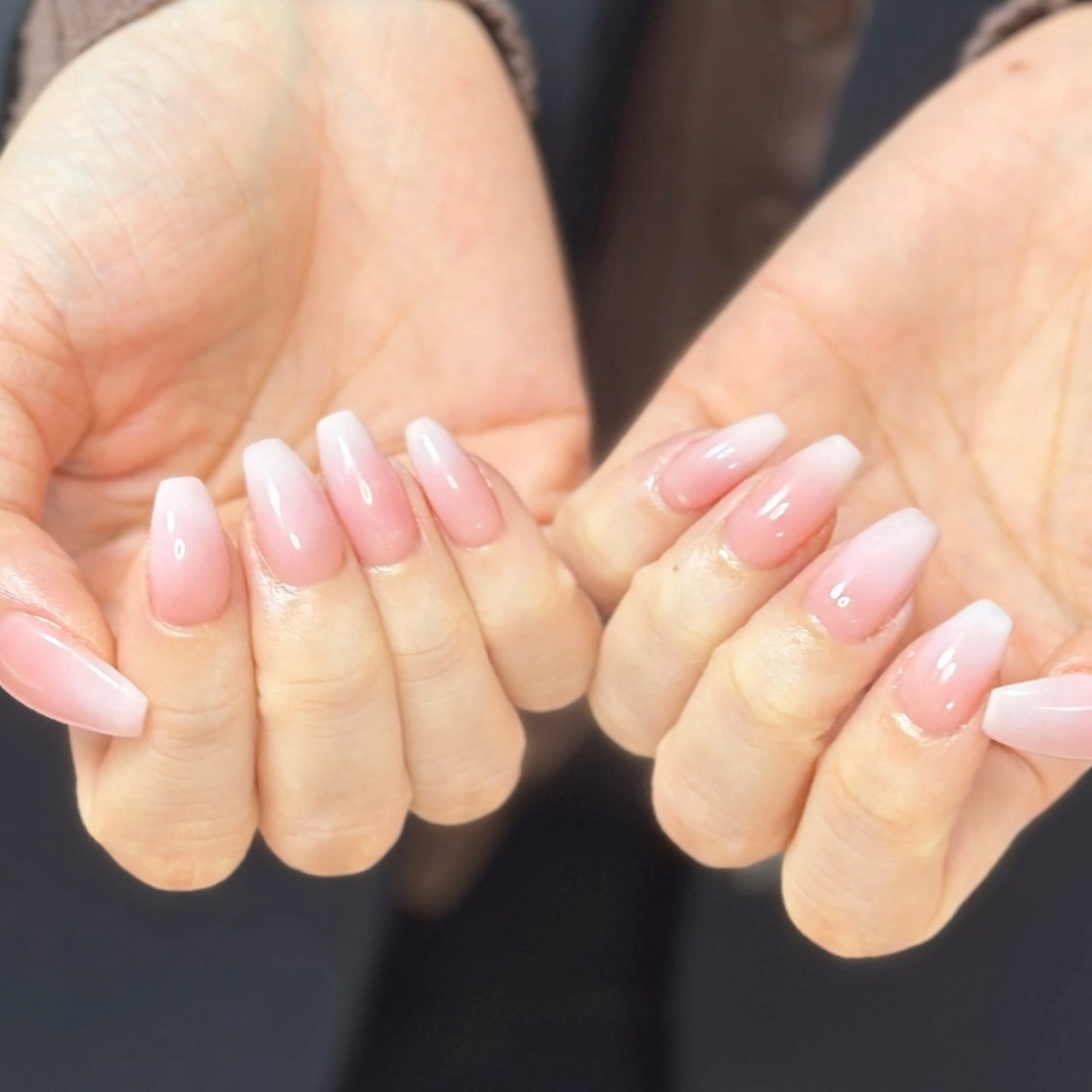 ネイル アートネイル オーロラネイル チークネイル フレンチネイル ガラスフレンチ 🎀YooLi Nail salonのネイルデザイン