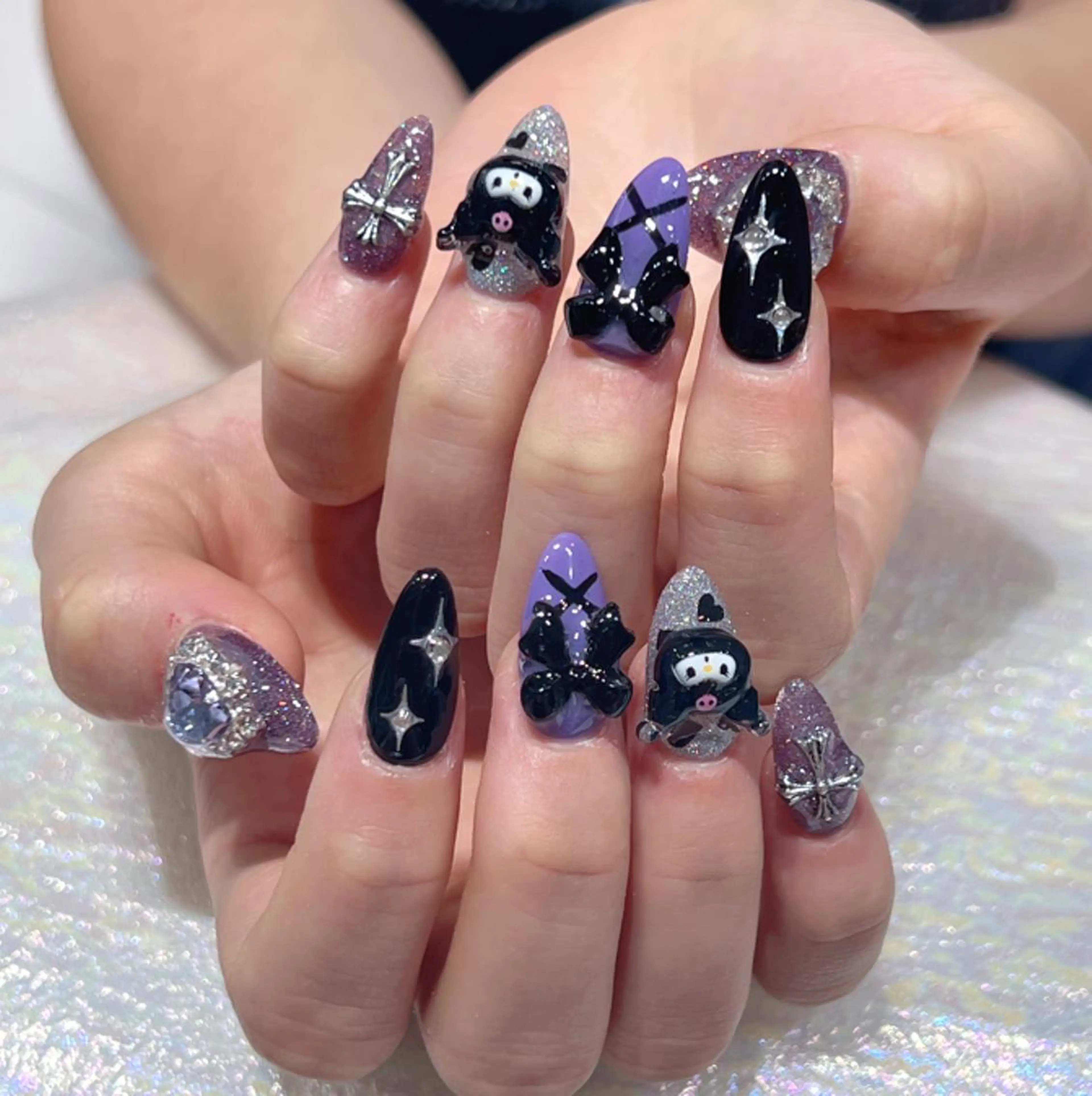 ネイル アートネイル 長さ出し ネイルチップ Queens テイのネイルデザイン