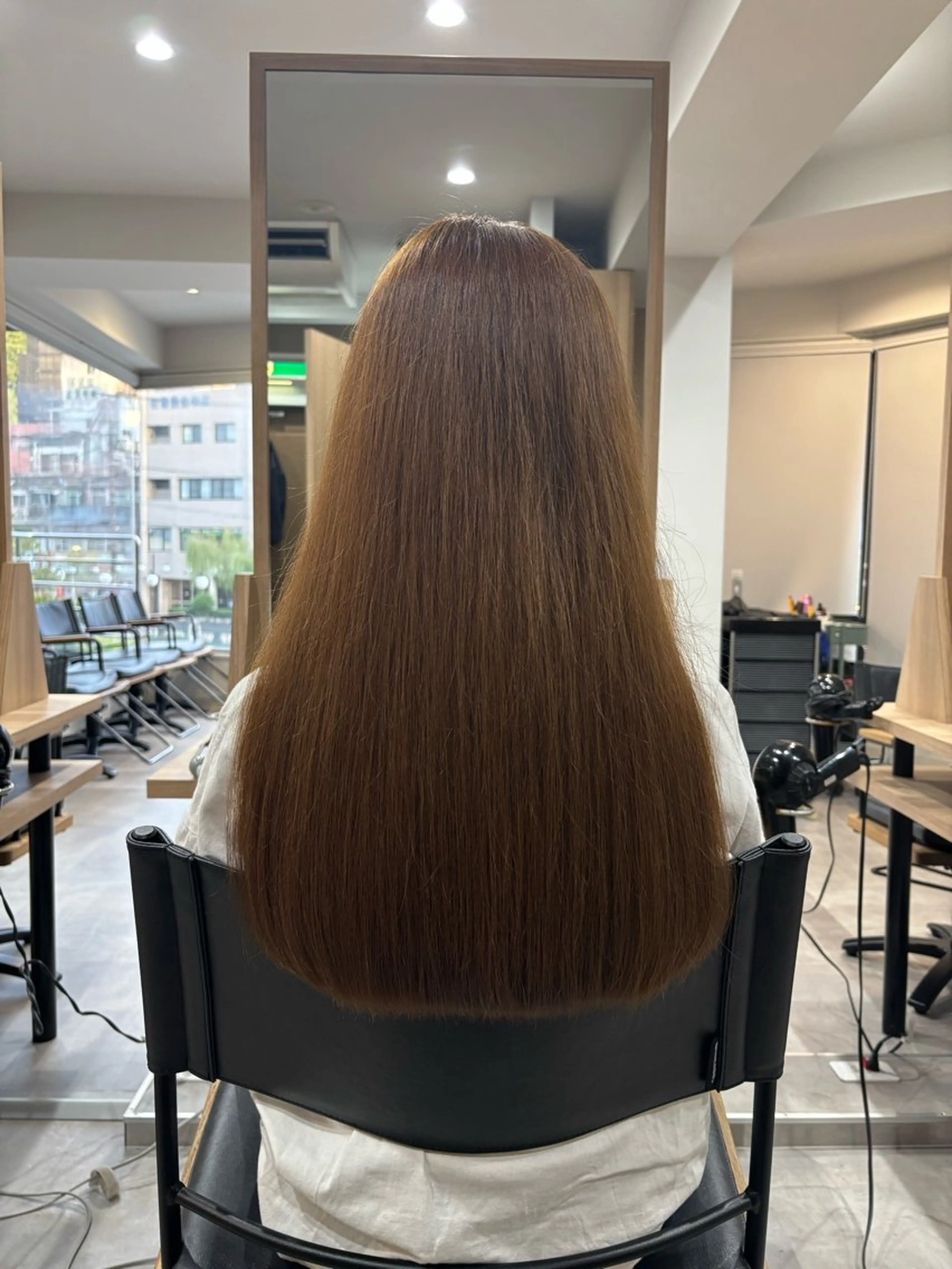 ロング カラー 浦川 麗美のヘアスタイル