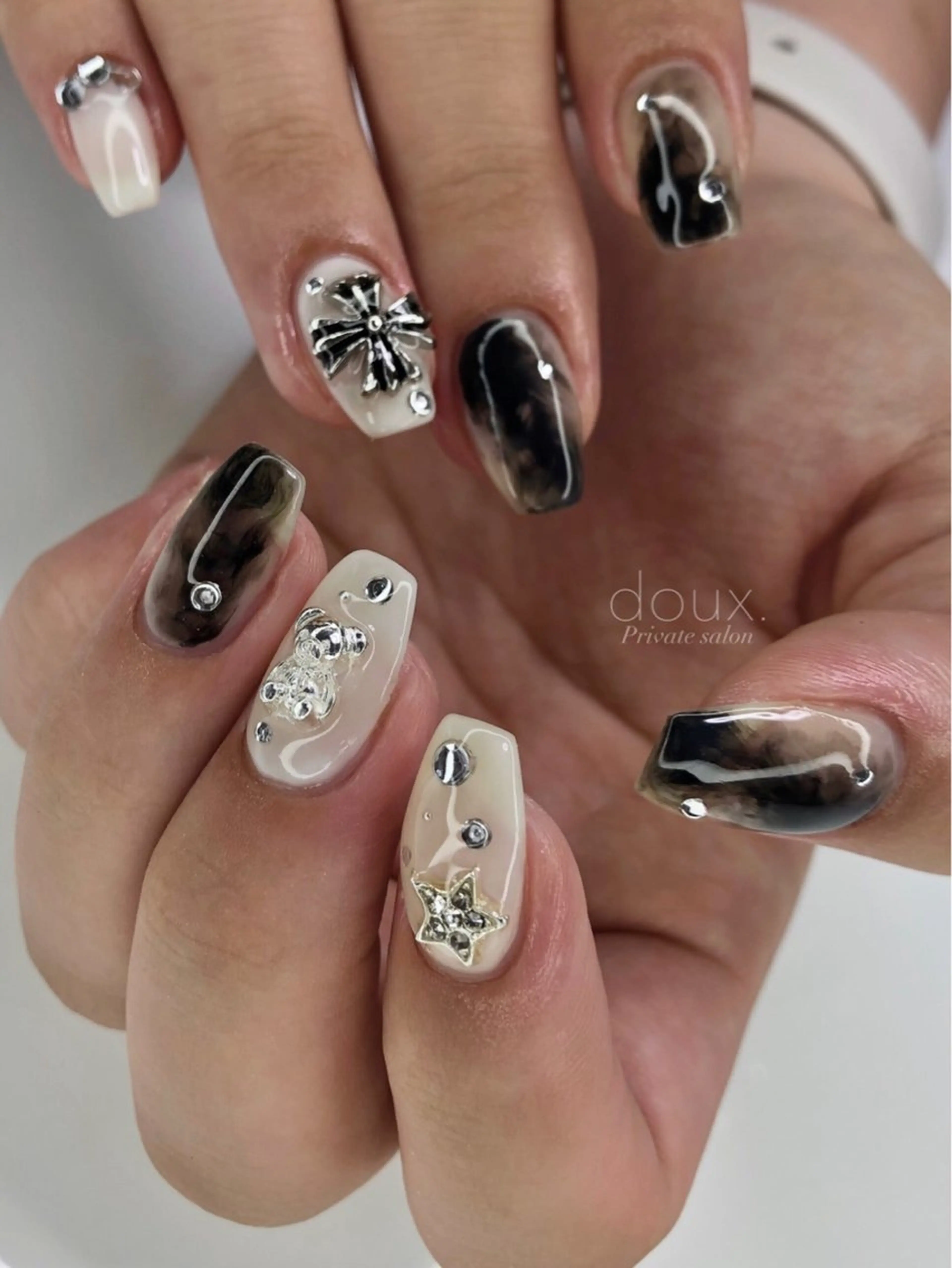 ネイル ハート 氷ネイル・うるうるネイル 韓国ネイル 持ち込み ニュアンスネイル ハンドネイル doux. nailのネイルデザイン