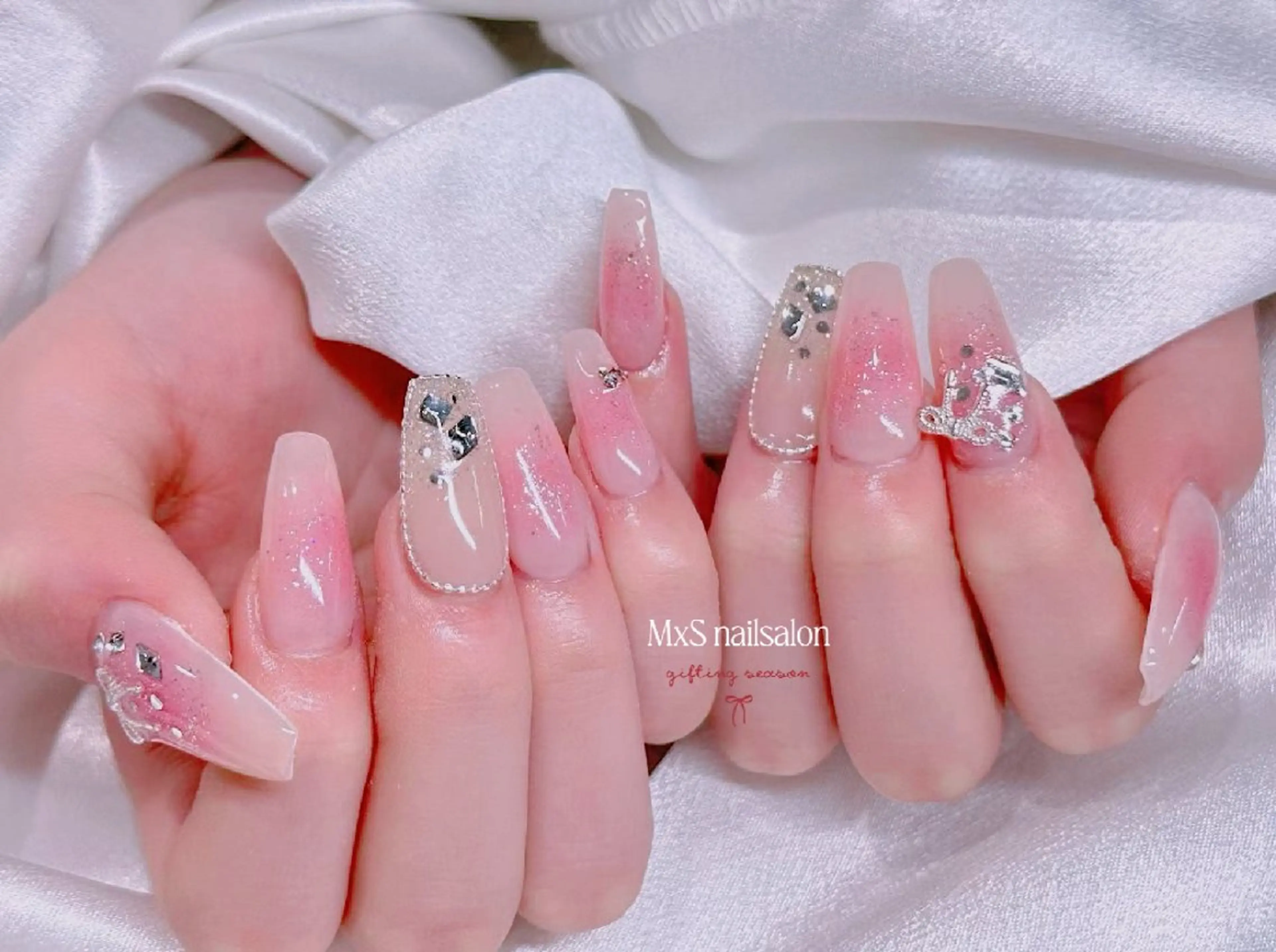 ネイル ジェルネイル 韓国ネイル マグネットネイル パラジェル ワンホンネイル ハンドネイル MxS Nail 【長さだし/フィルイン/マグネット/ワンホンネイル/韓国ネイル/パラジェル】所属・M×S Nail みなのネイルデザイン