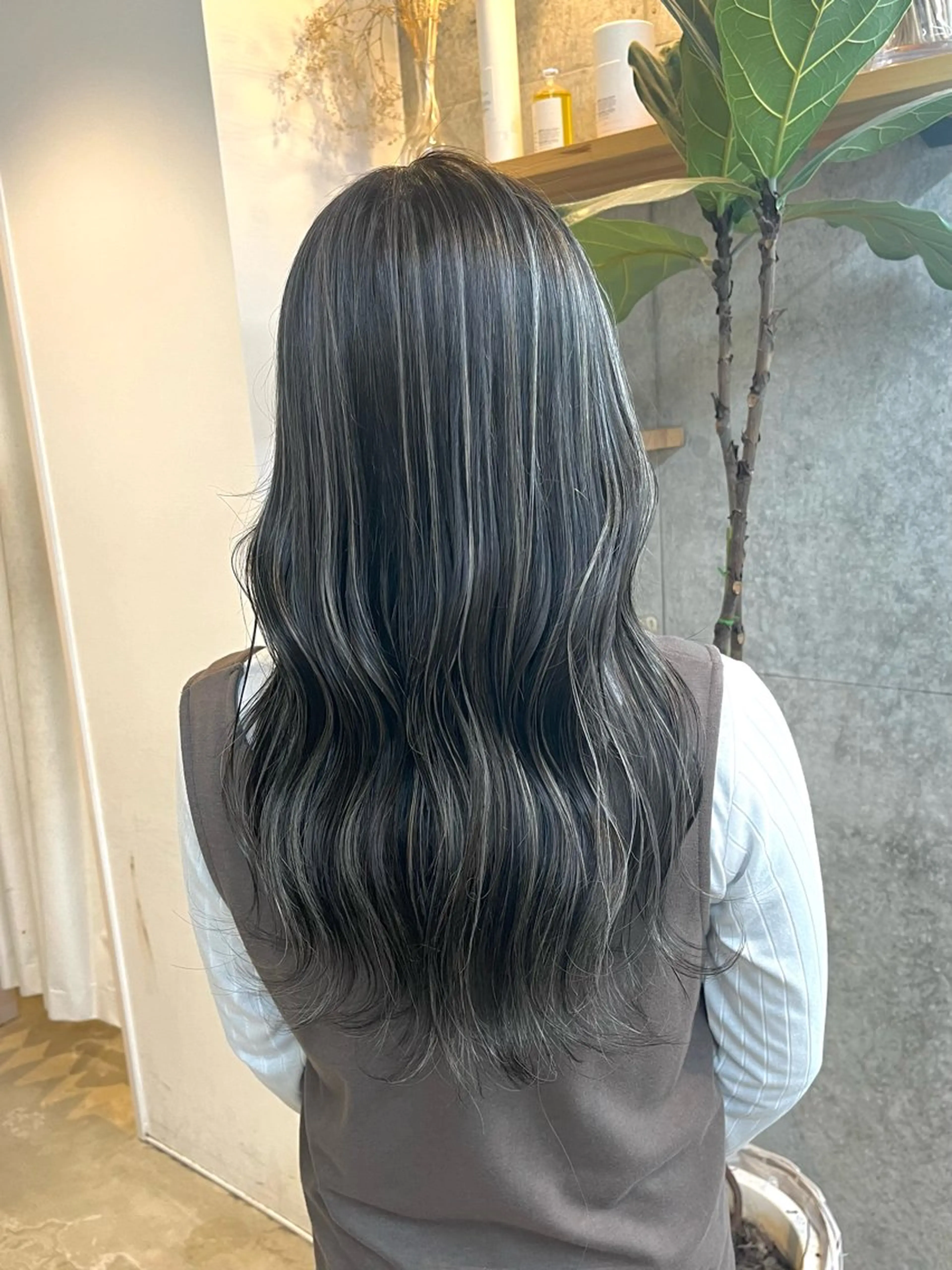 セミロング カラー ヘアカラー ハイトーンカラ ー/小川のヘアスタイル