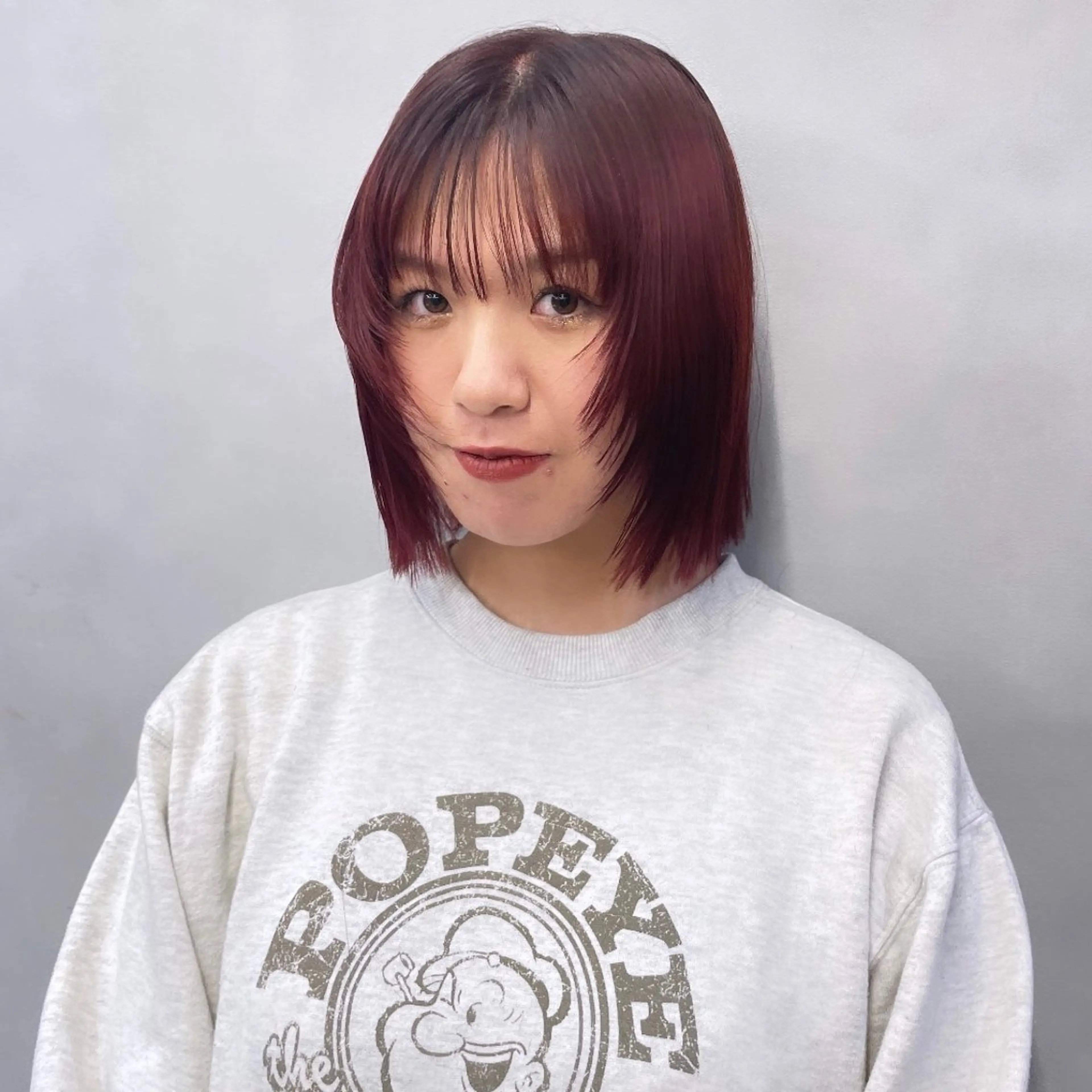 ミディアム カラー ブリーチ レッドカラー 顔周りカット Rui/透明感カラー 暖色/レイヤーカットのヘアスタイル