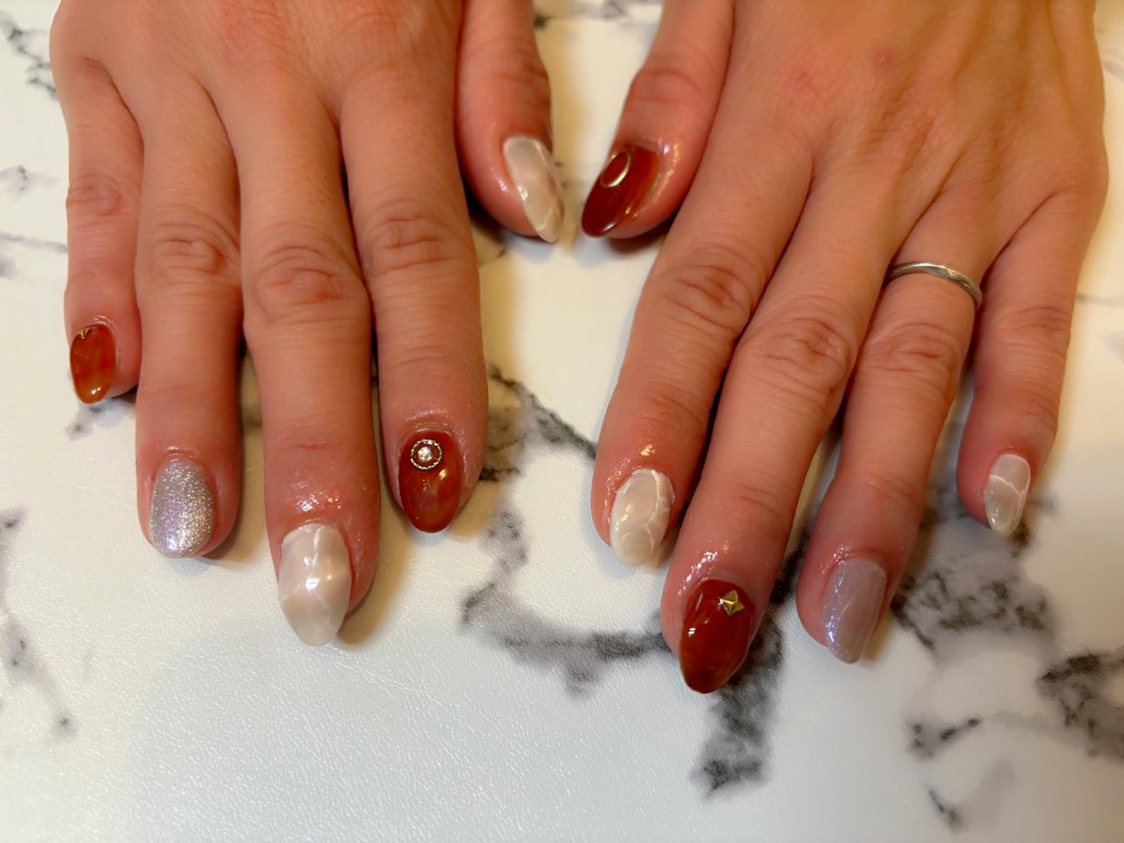 ネイル ニュアンスネイル komohana salon🌺のネイルデザイン