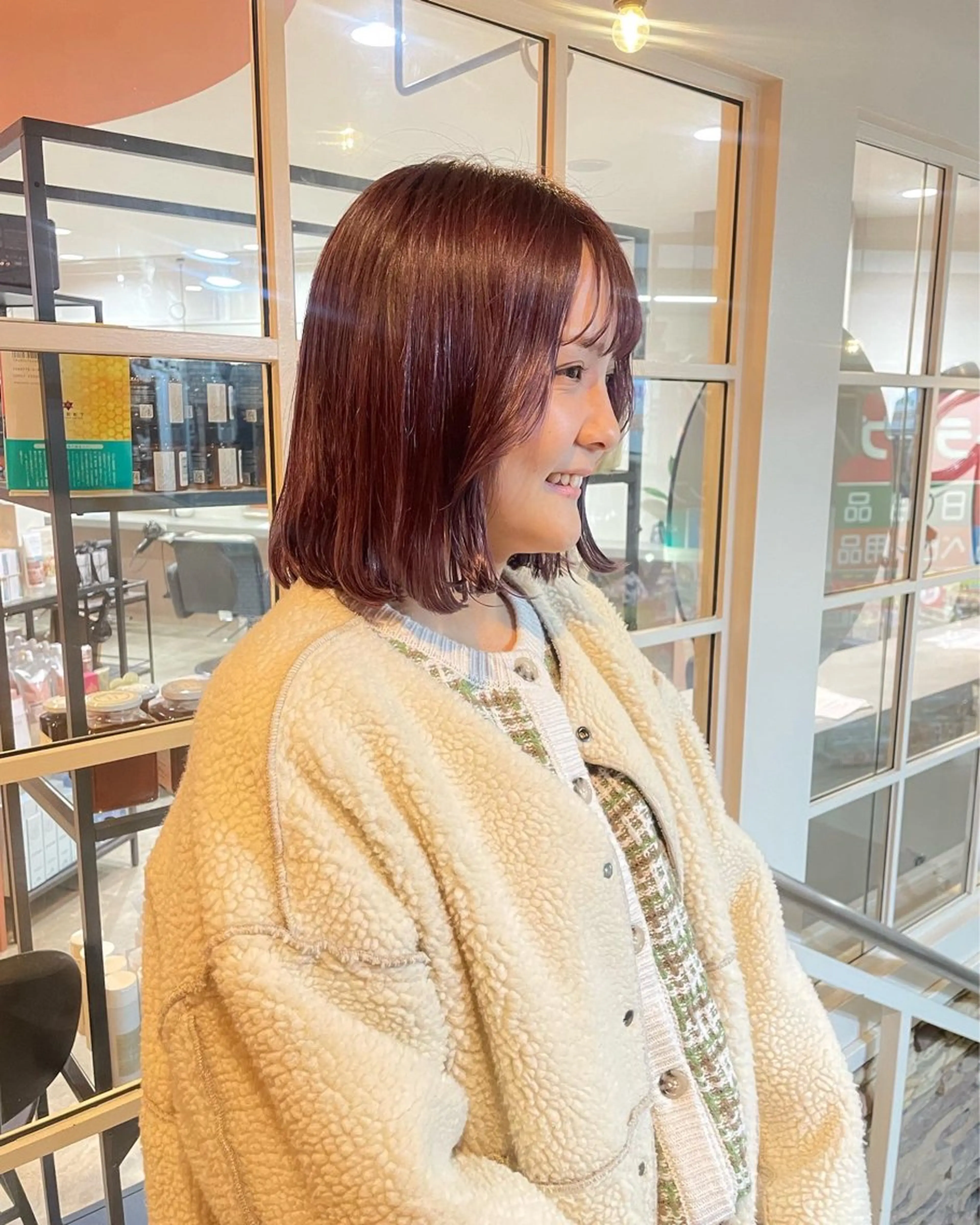 ミディアム カラー 佐藤 永夏のヘアスタイル