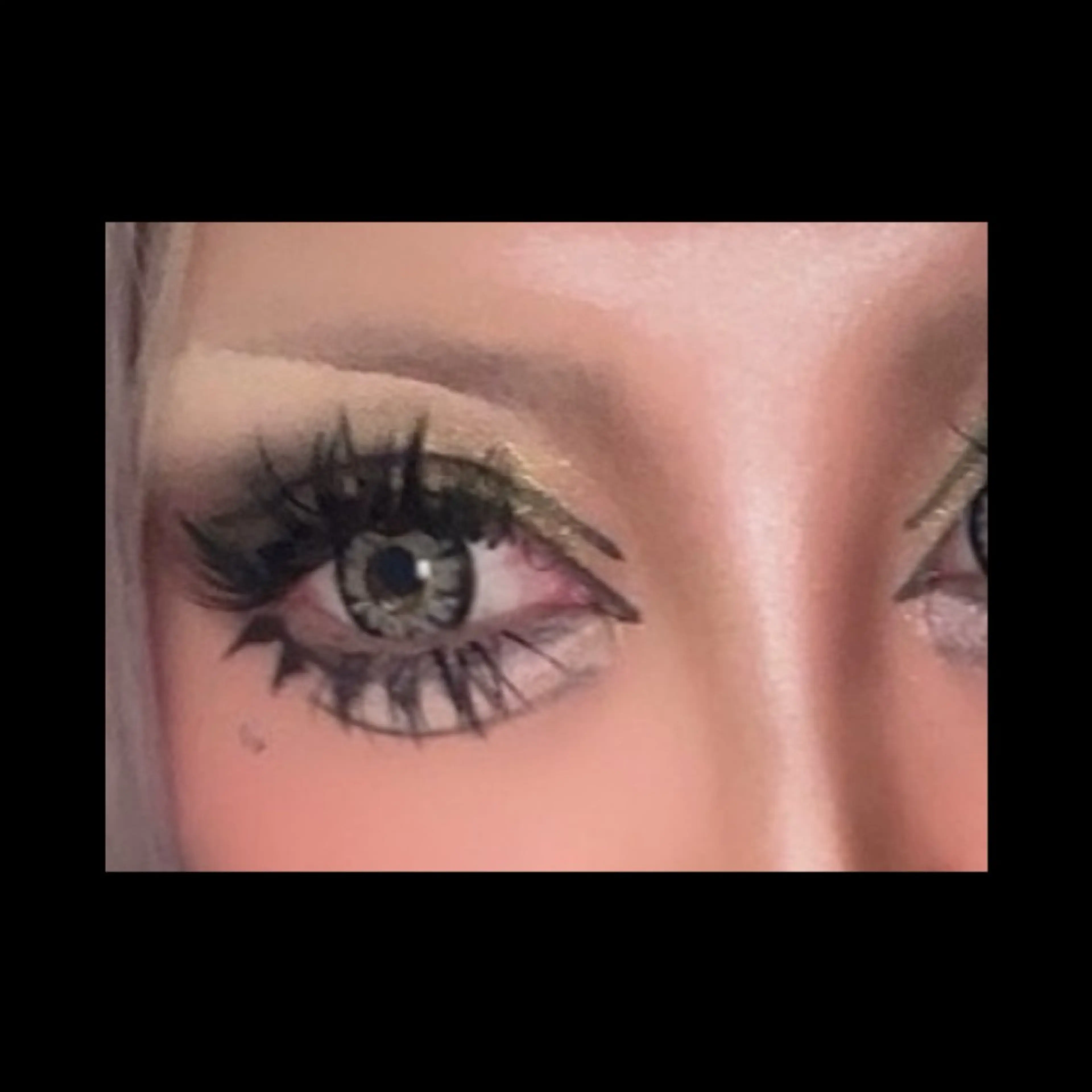 フラットラッシュ♥3D.4Dつけま感好きに!両目400本コース(オフ別料金)ボリュー厶好き当店最大MAX本数メニューですの写真