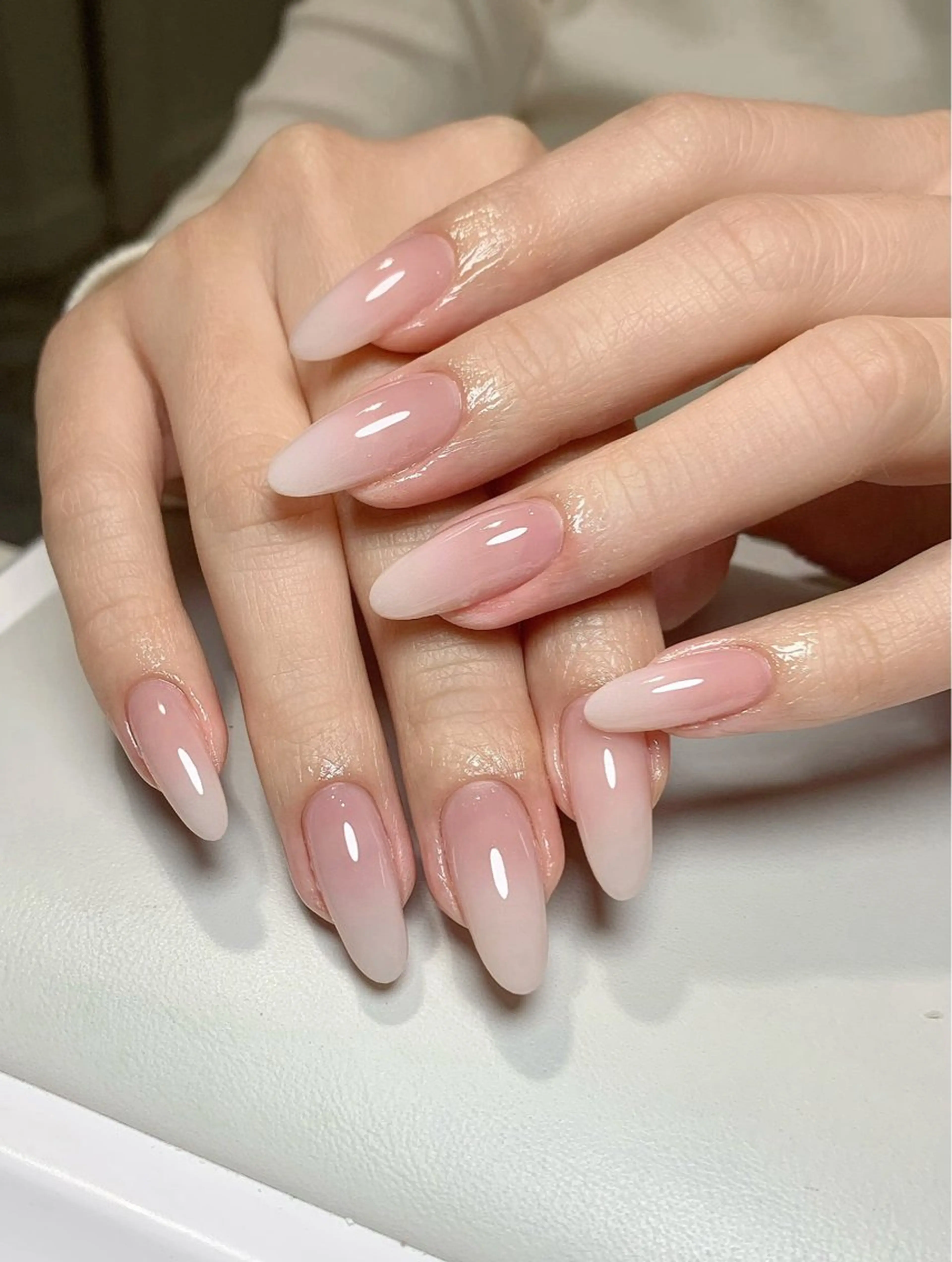 ネイル オーロラネイル 長さ出し フットネイル 韓国ネイル ラメ(グリッター) ハンドネイル 👍thumbs up nail👍のネイルデザイン