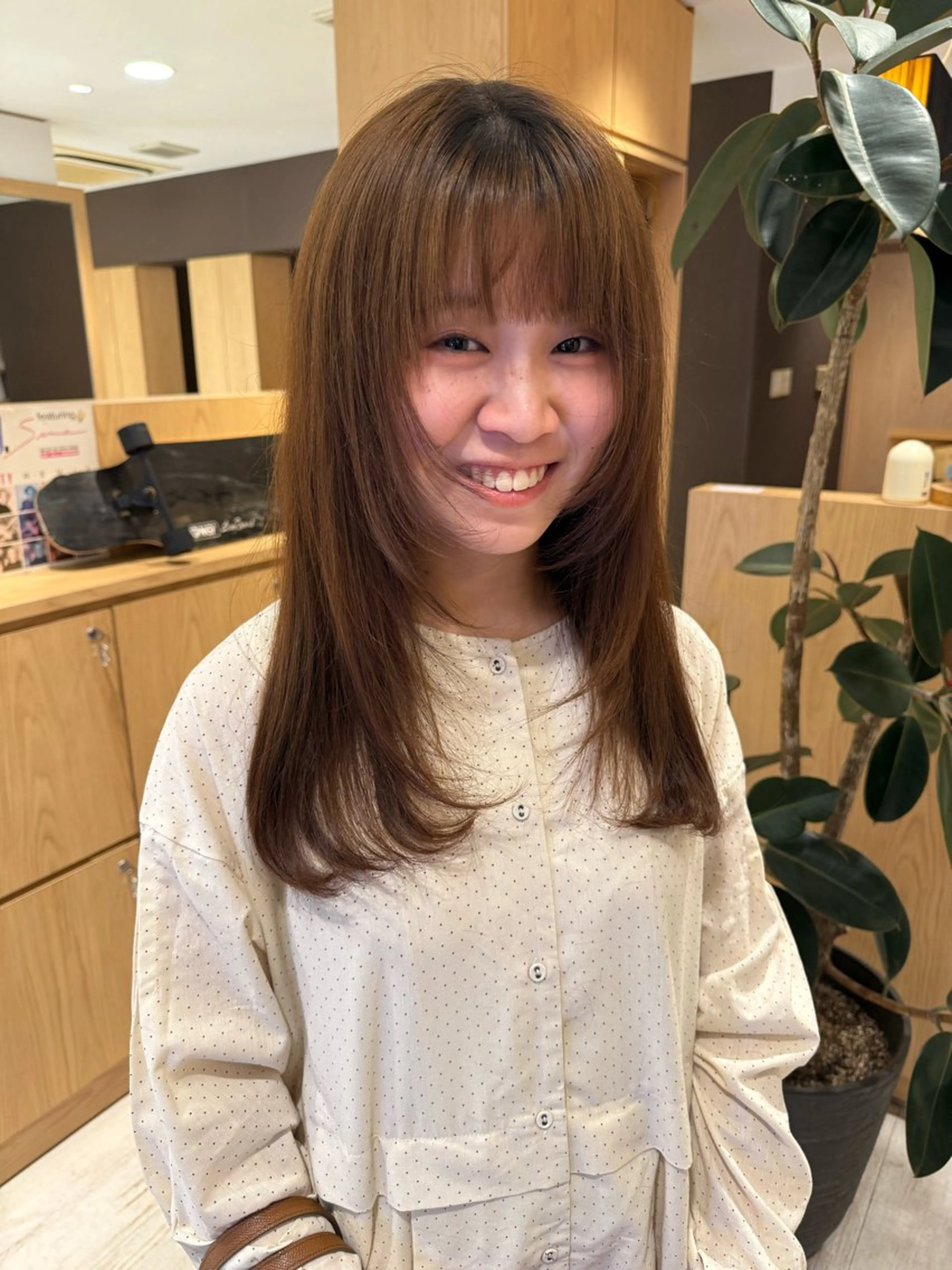 ロング 森浦 莉乃のヘアスタイル