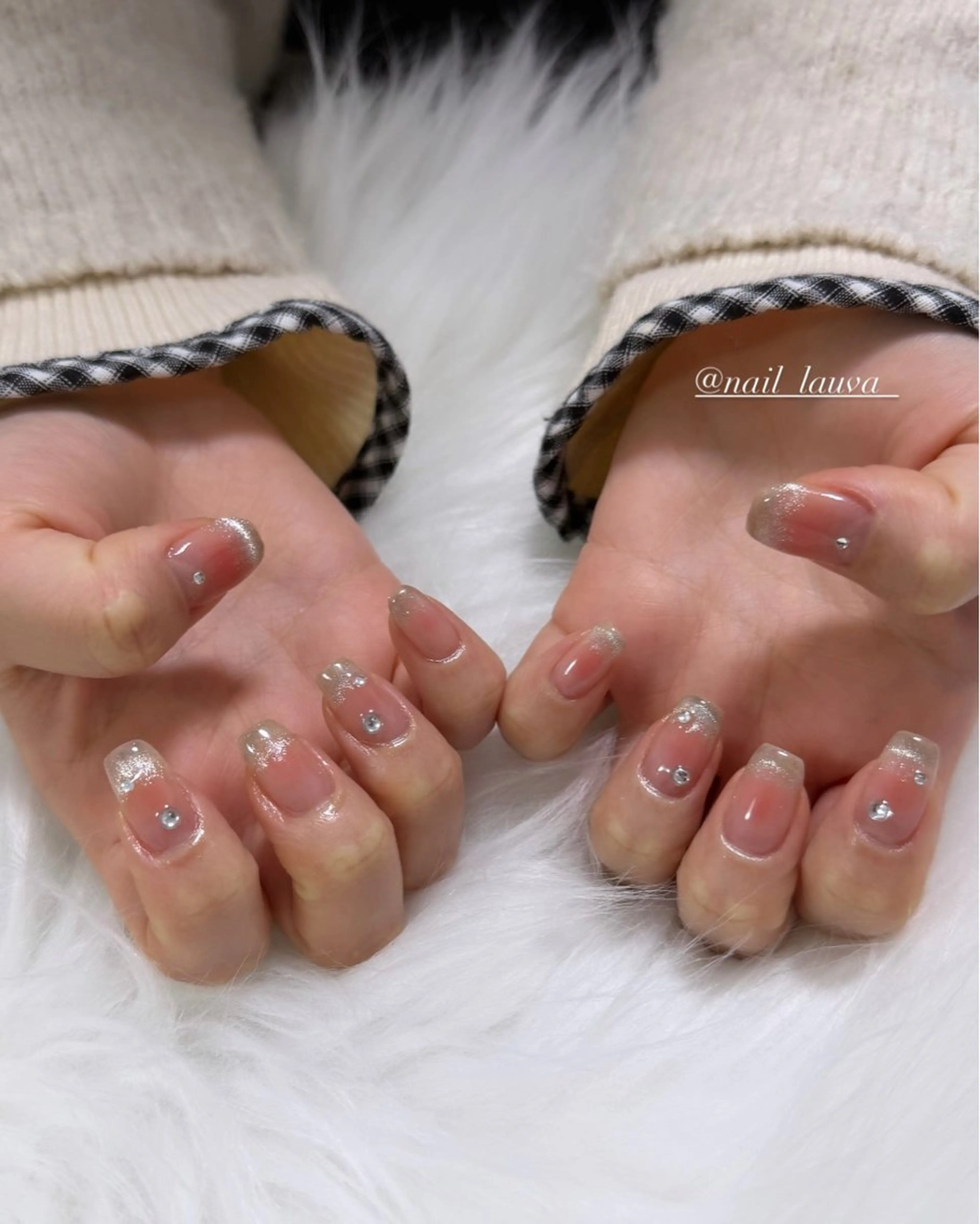 ネイル チークネイル ハンドネイル nailsalon lauvaのネイルデザイン