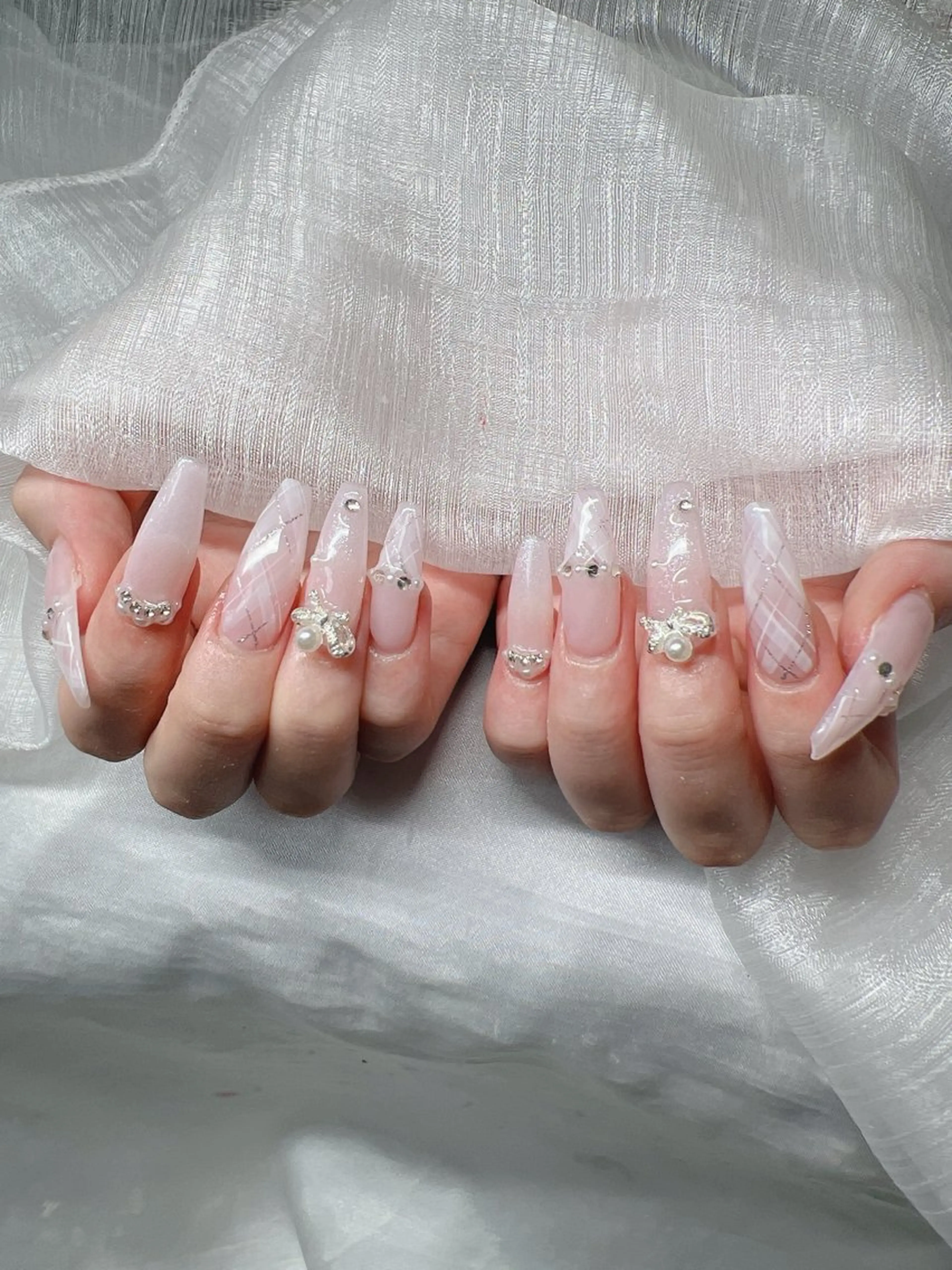 ネイル ハンドネイル Lee Nailsのネイルデザイン