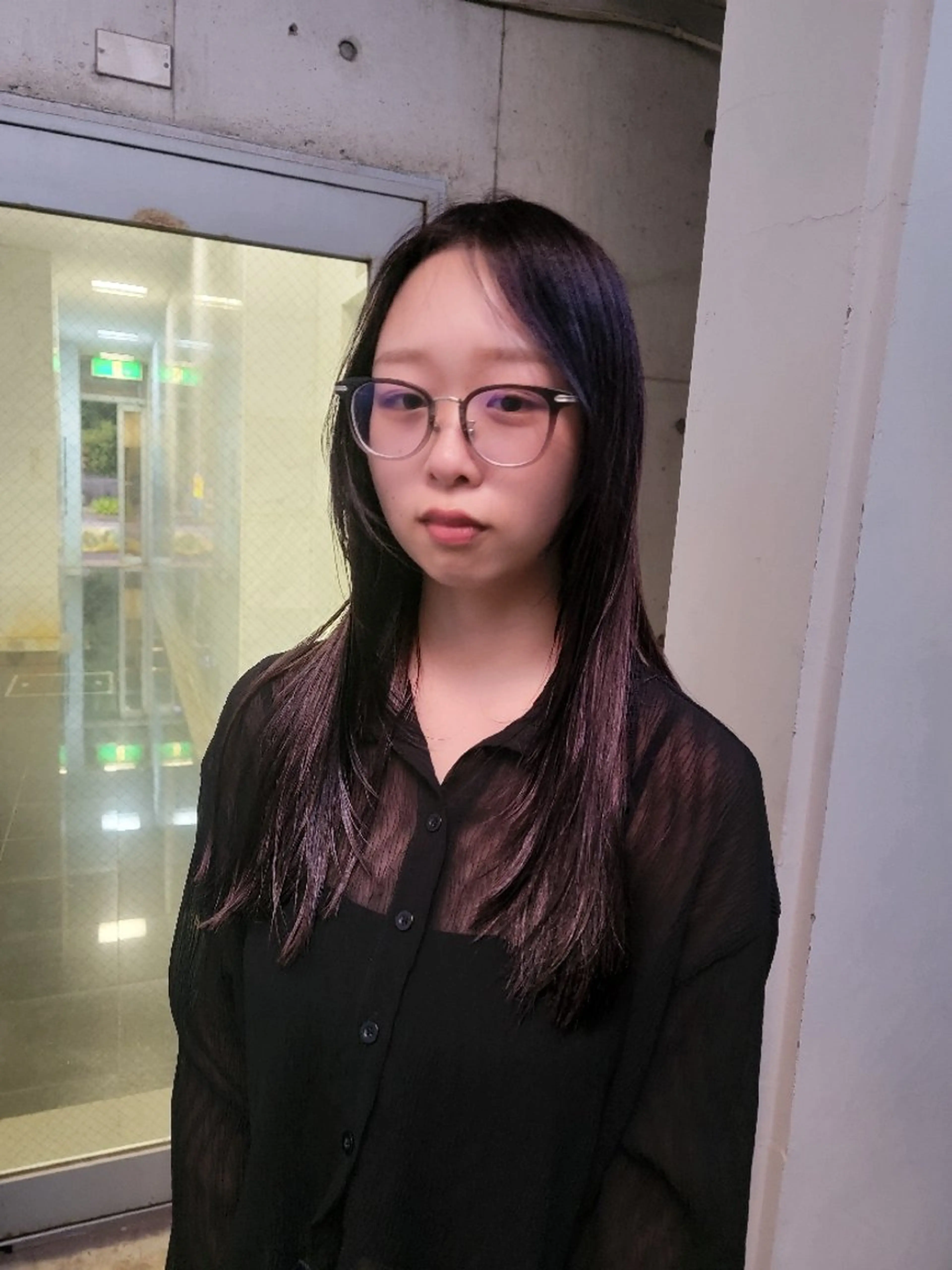 カラー セミロング OMA　 カタギシのヘアスタイル