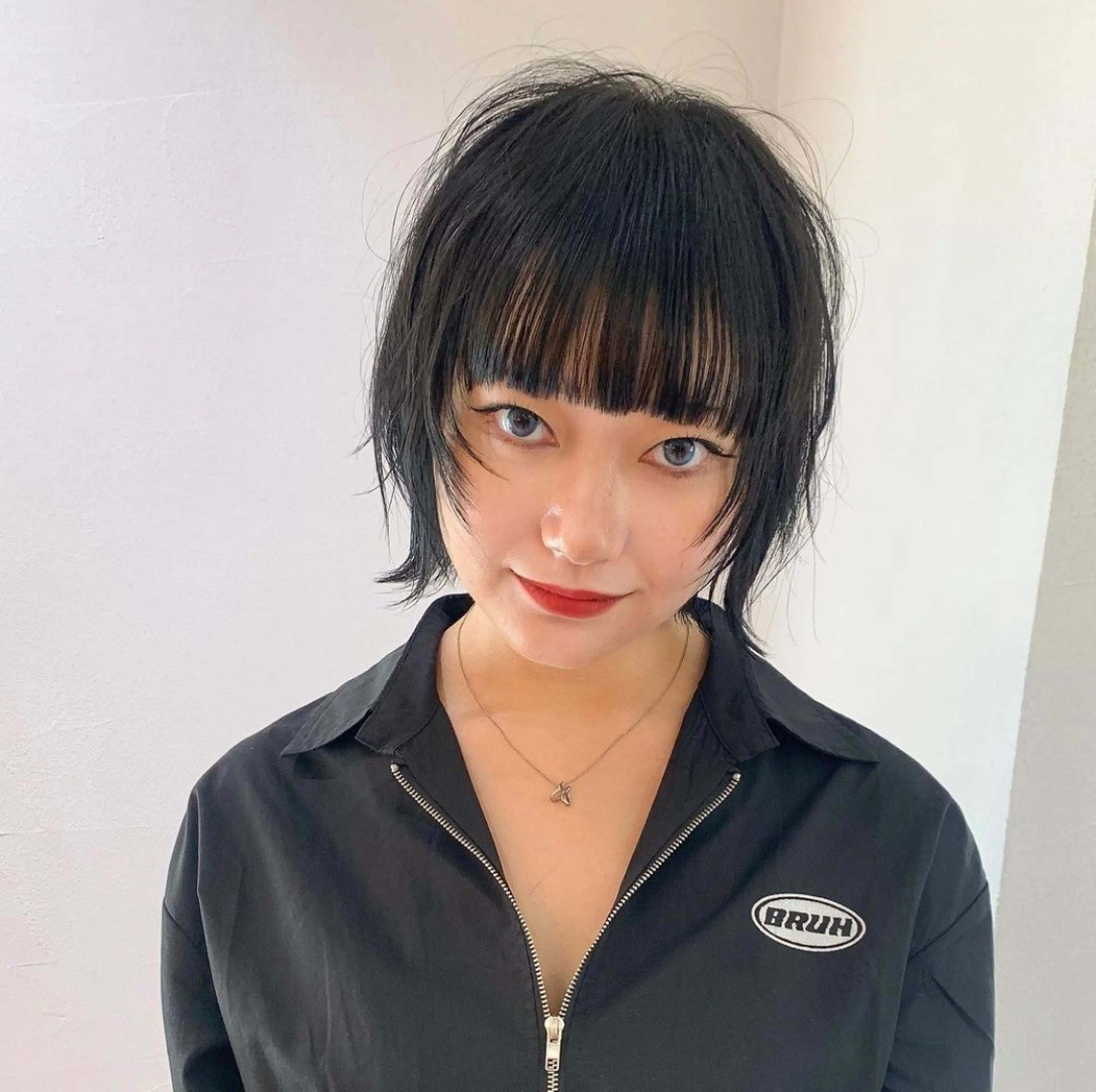 ミディアム カット ヘアカラー トリートメント 🤍aimi🤍 ウルフ/韓国ヘアのヘアスタイル