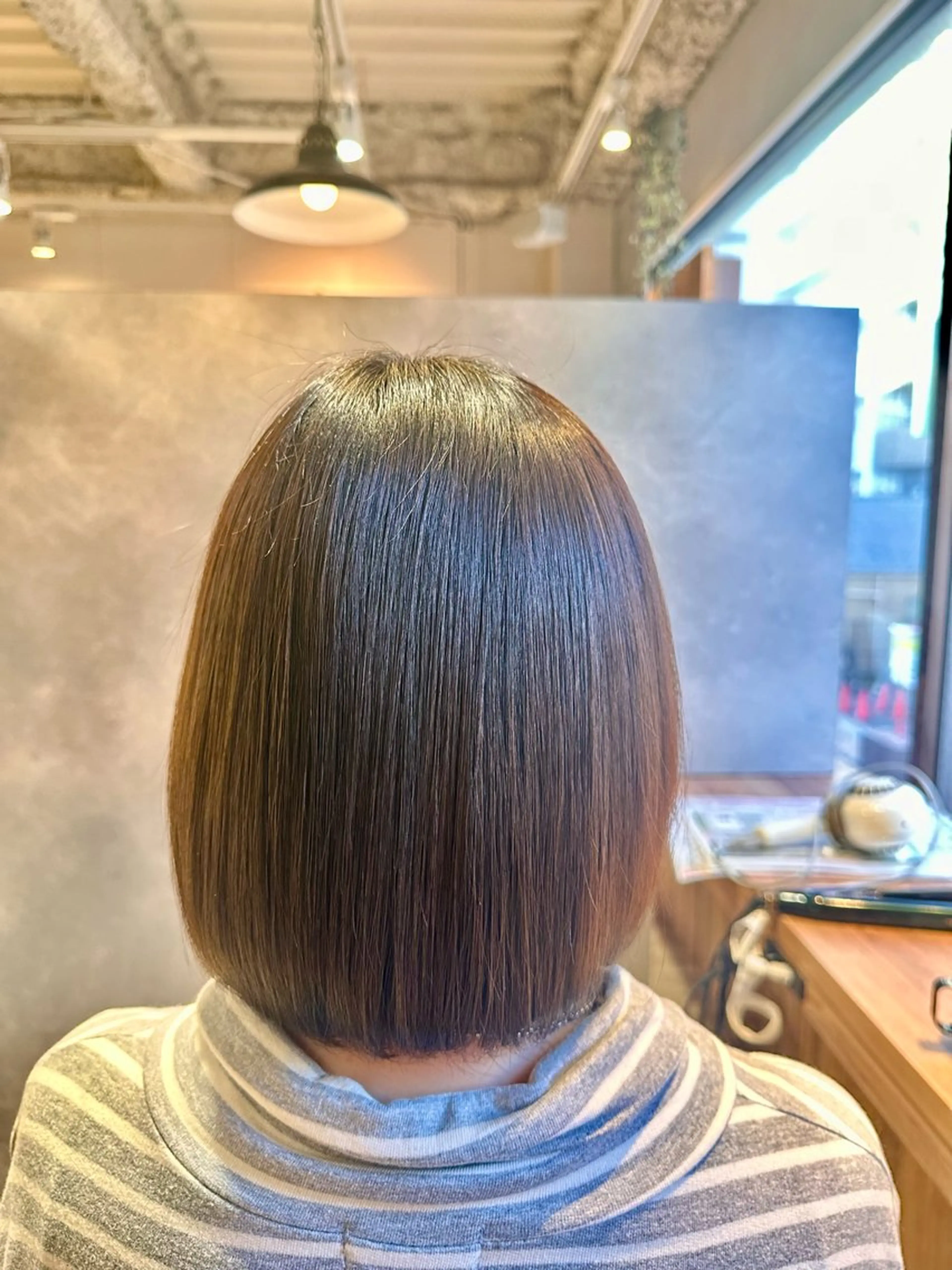 ショート カラー カイン トゥゾーのヘアスタイル