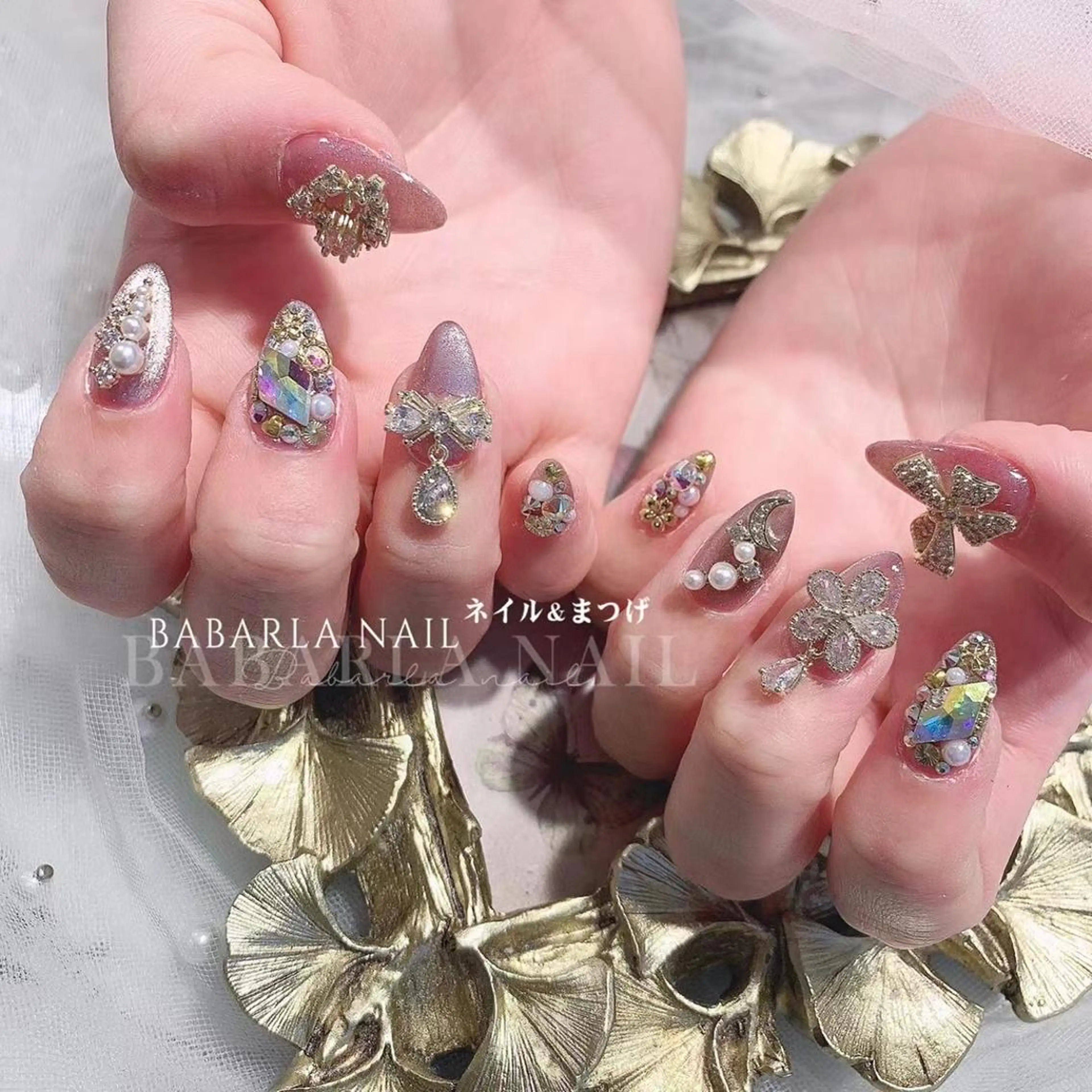 ネイル ストーンネイル Babarla Nailのネイルデザイン
