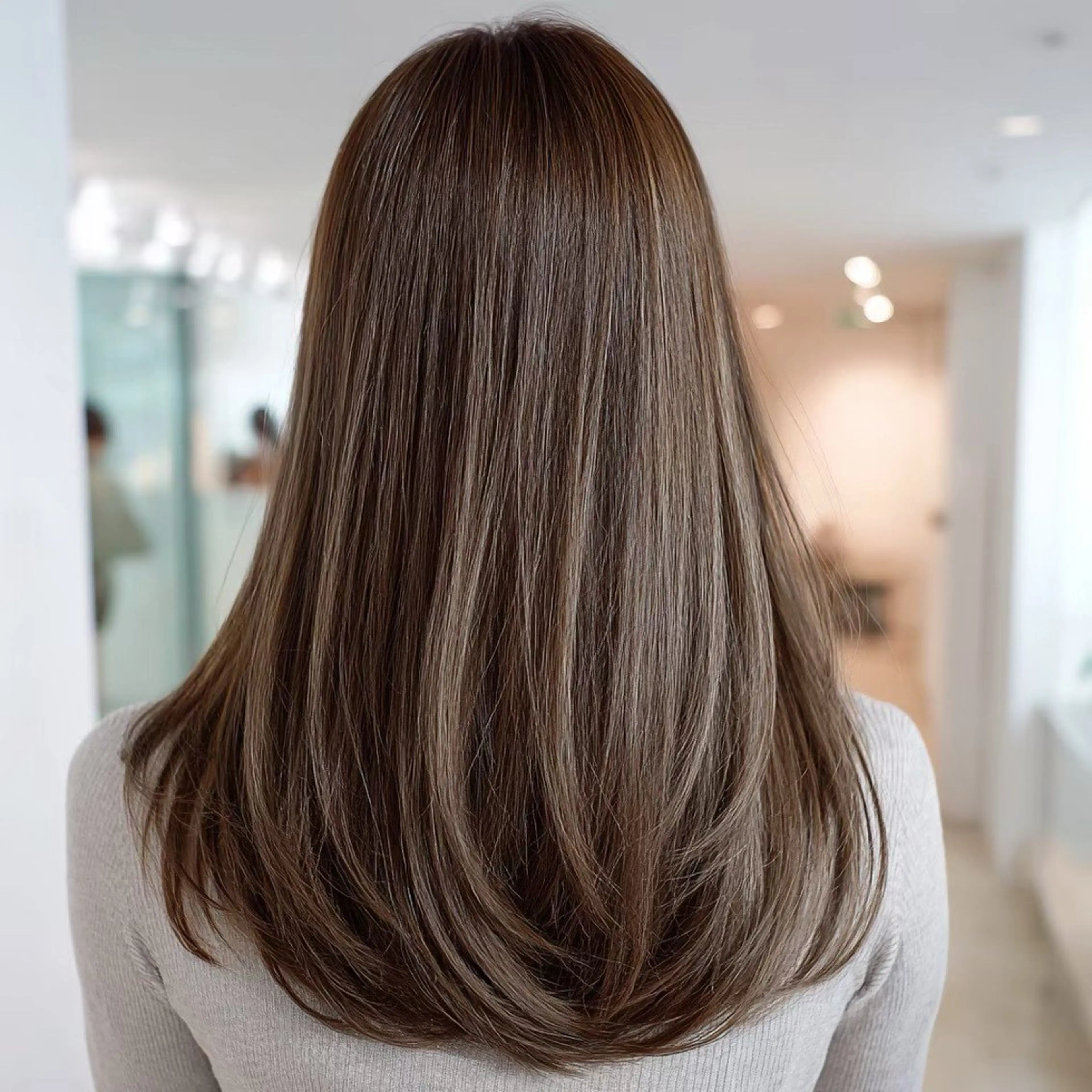 ロング カラー ブリーチ イルミナカラー ブリーチなしカラー 髪質改善 レイヤーカット カット ヘアカラー トリートメント 🌈髪質改善💕 縮毛矯正✨青木まで✨のヘアスタイル