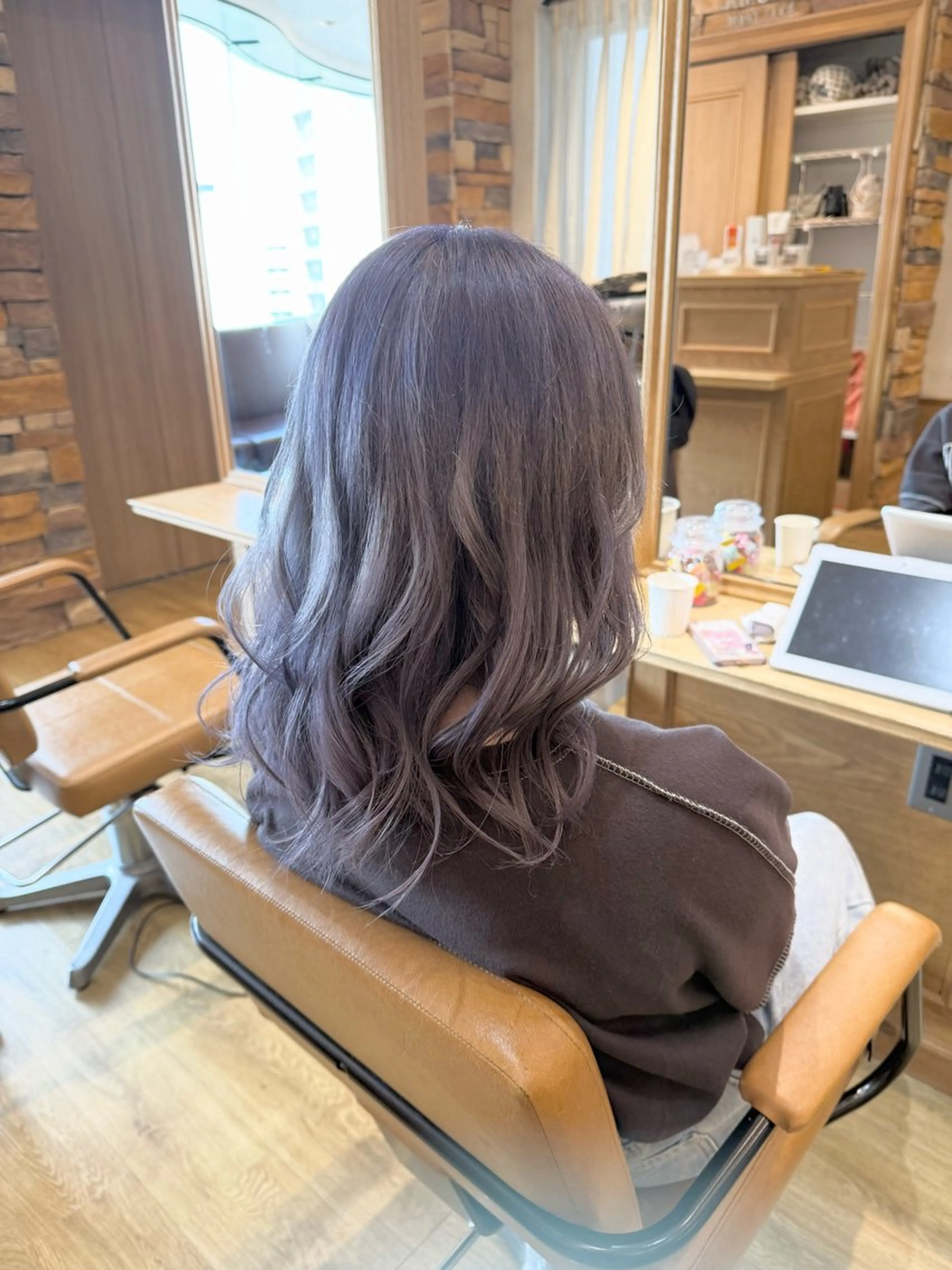 ミディアム カラー ブリーチ ダブルカラー パープルカラー ヘアメイク美容師 🦋サカモトレナ🦋のヘアスタイル