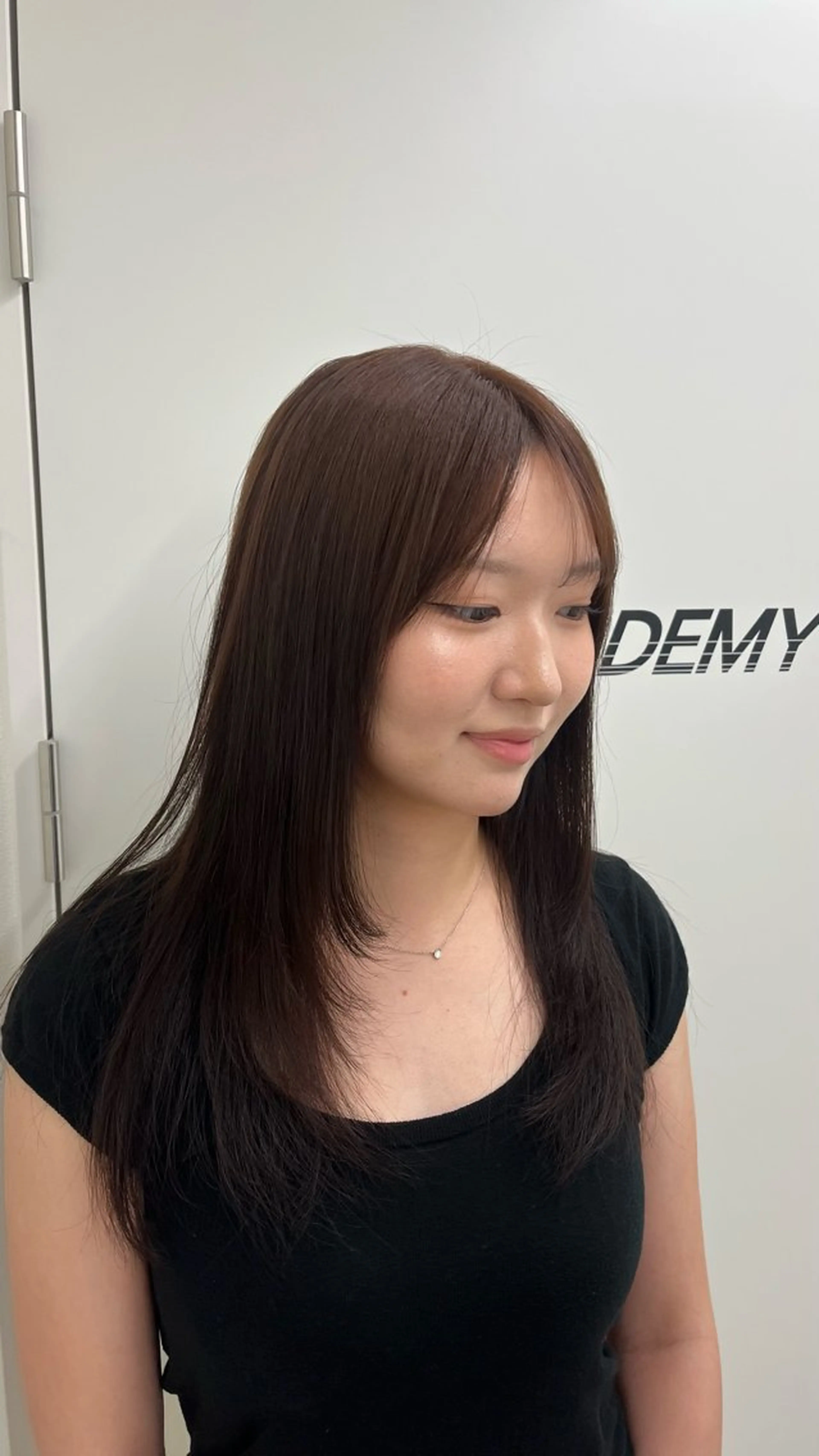ロング 🖤ハイトーン× レイヤー🖤SARAのヘアスタイル