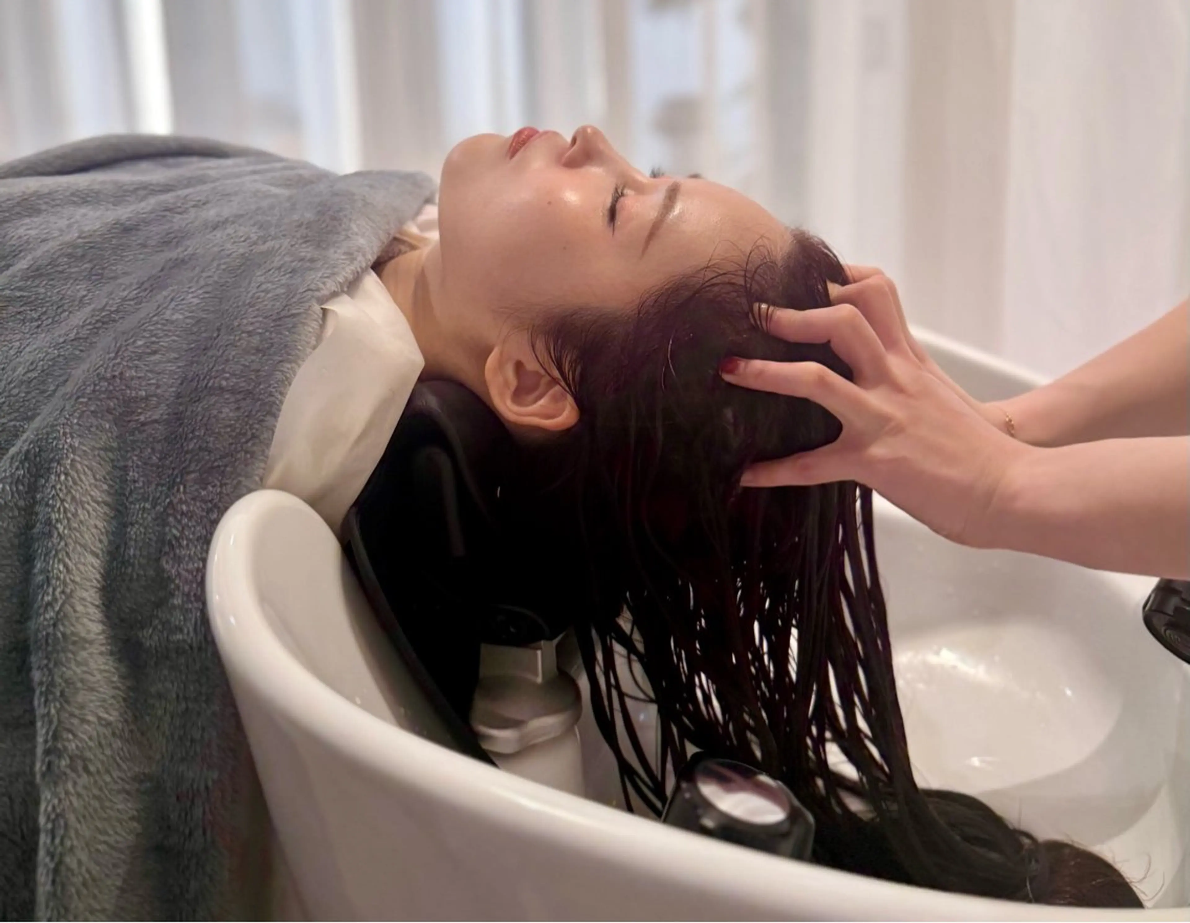 骨格矯正ヘッドスパ120分→(頭/顔/手/腕/骨盤/足)とにかく疲れている方向けのコースの写真