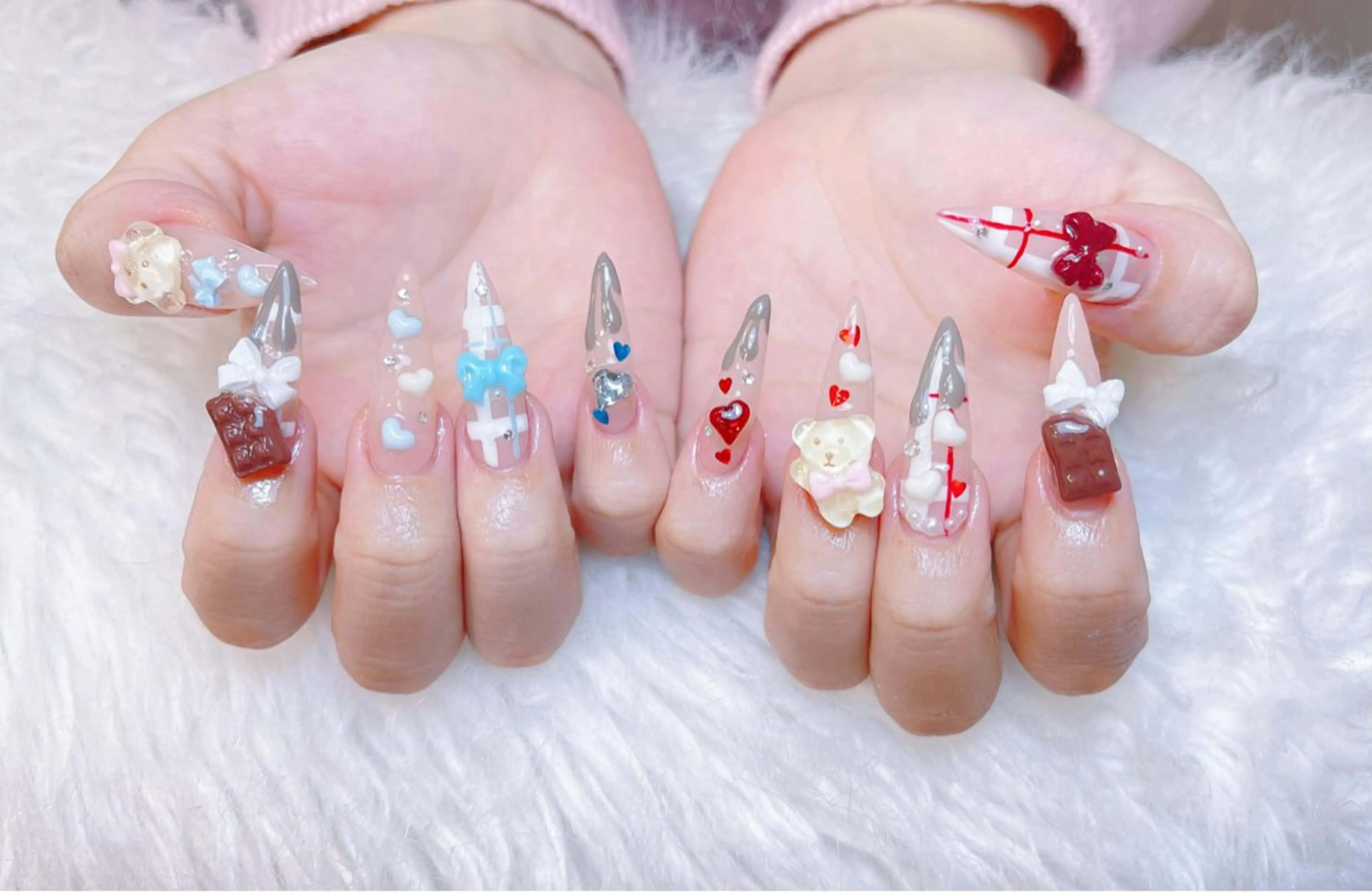 ネイル フレンチネイル ジェルネイル ガーリー 韓国ネイル ロングネイル ハンドネイル NieNail Nezukoのネイルデザイン