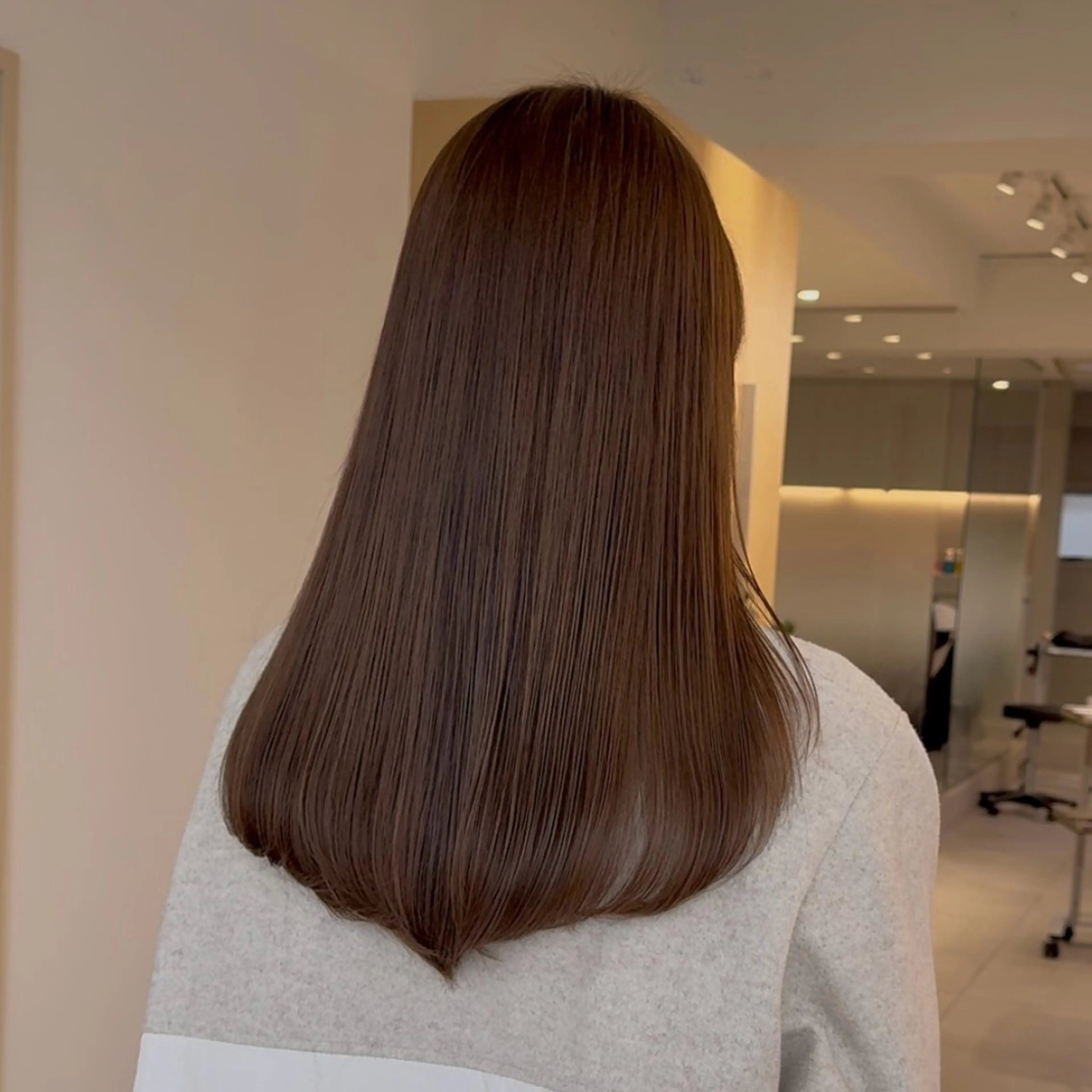 ミディアム カラー ヘアカラー トリートメント noa/ 渋谷のヘアスタイル