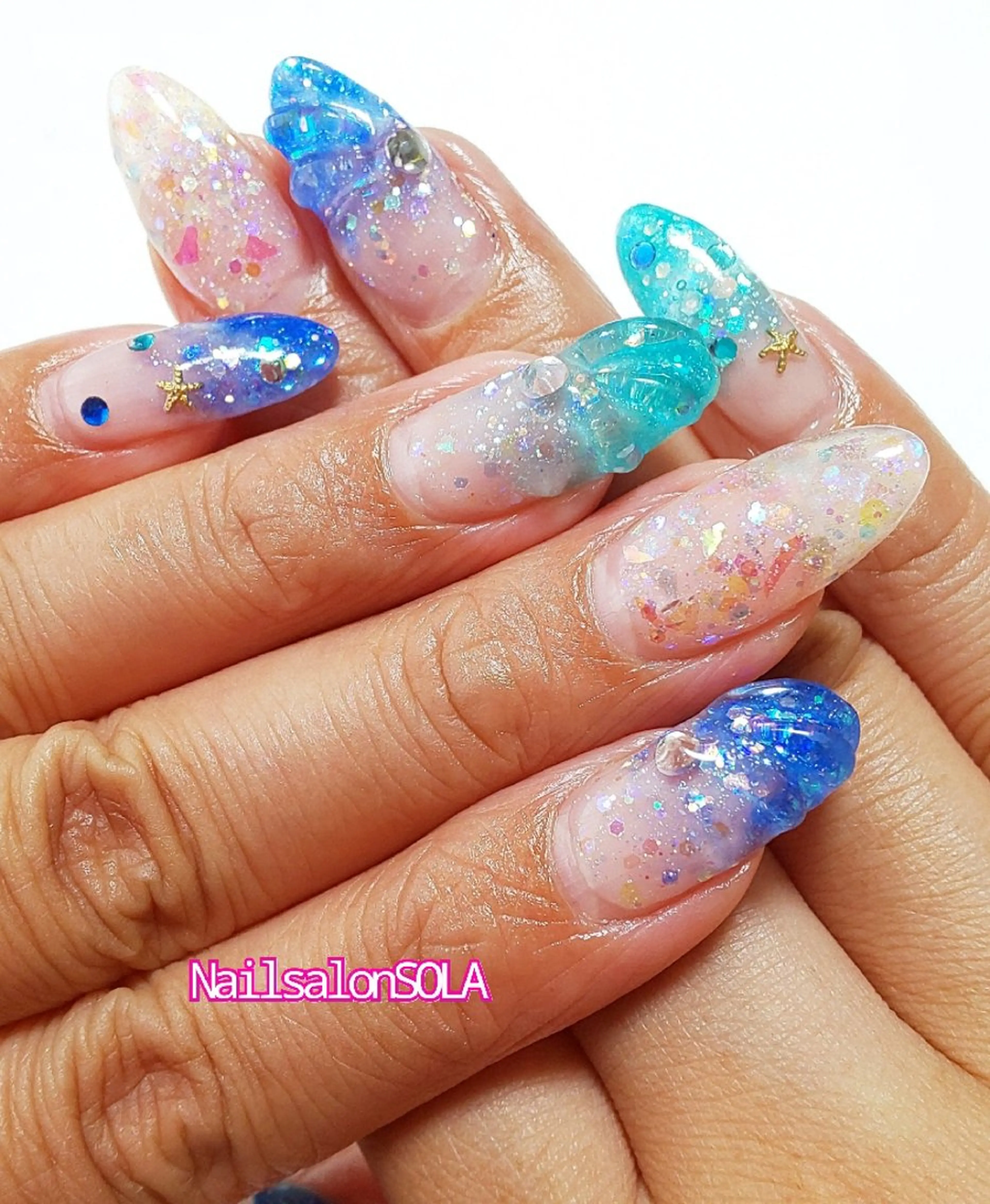 ネイル キラキラネイル 夏ネイル ハンドネイル 田代 夏子のネイルデザイン