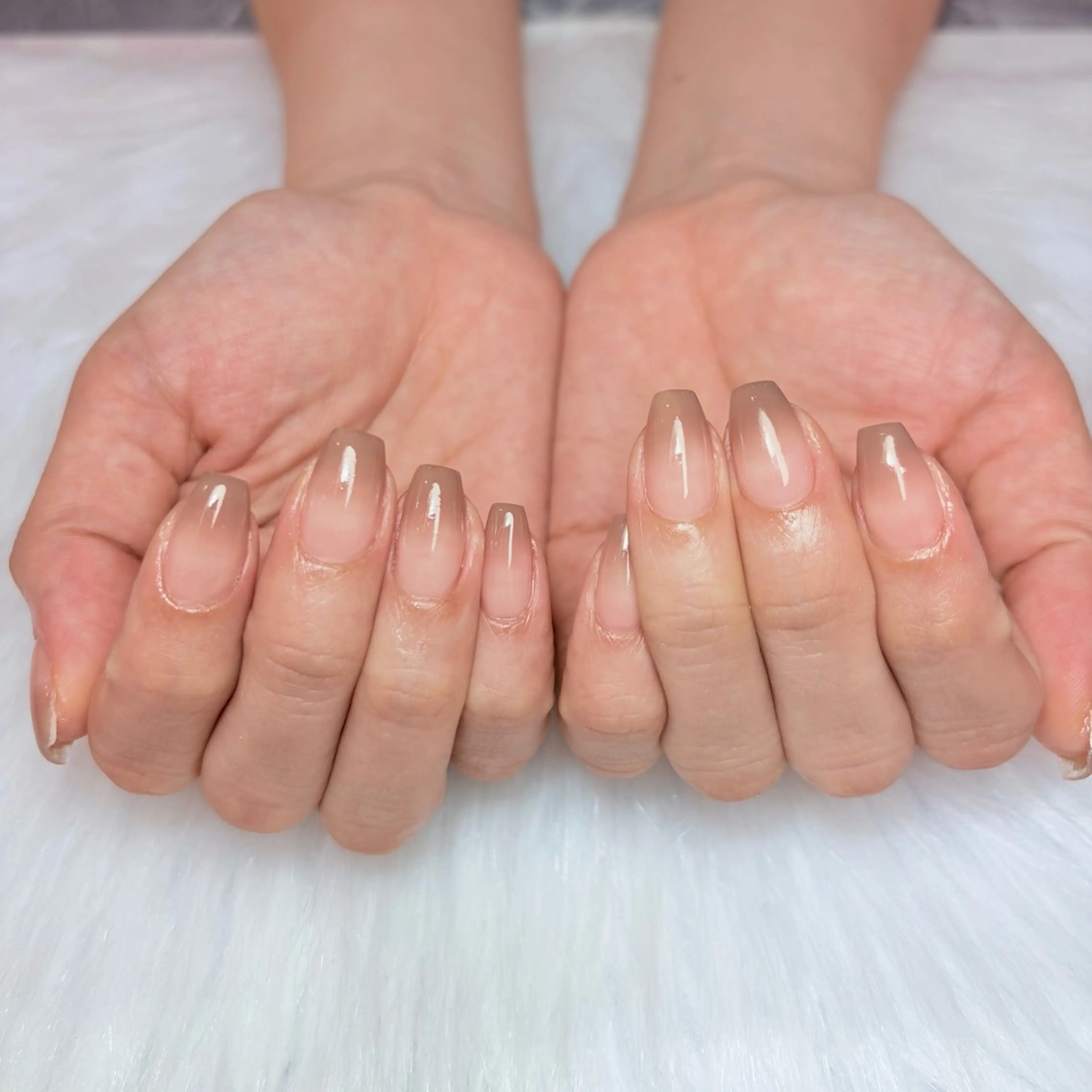 ネイル ハンドネイル 𝐴𝑘𝑎𝑟𝑖 🤎のネイルデザイン