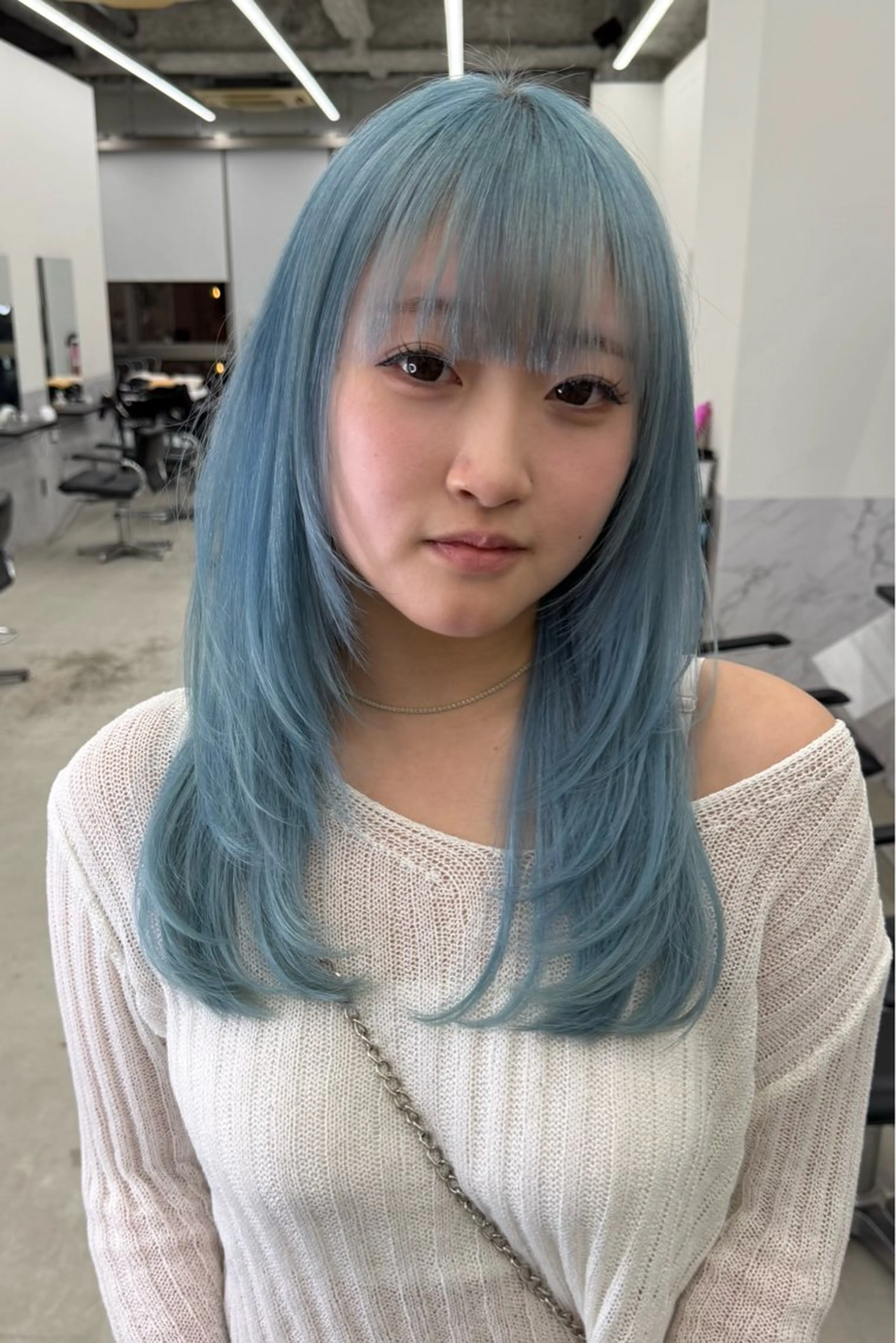 セミロング ヘアカラー 服部 しおんのヘアスタイル